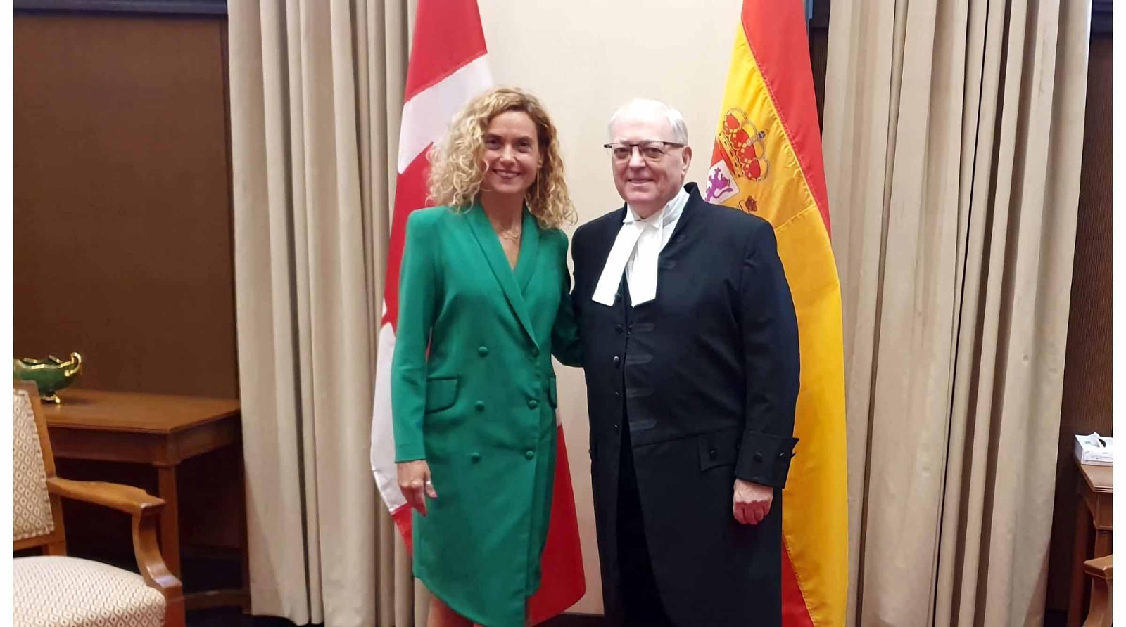 Fotografía cedida por el Congreso de los Diputados de España donde aparece su presidenta, Meritxell Batet, con el presidente del Senado canadiense, George Furey, en una reunión en Ottawa, Canadá. EFE/Congreso Diputados España
