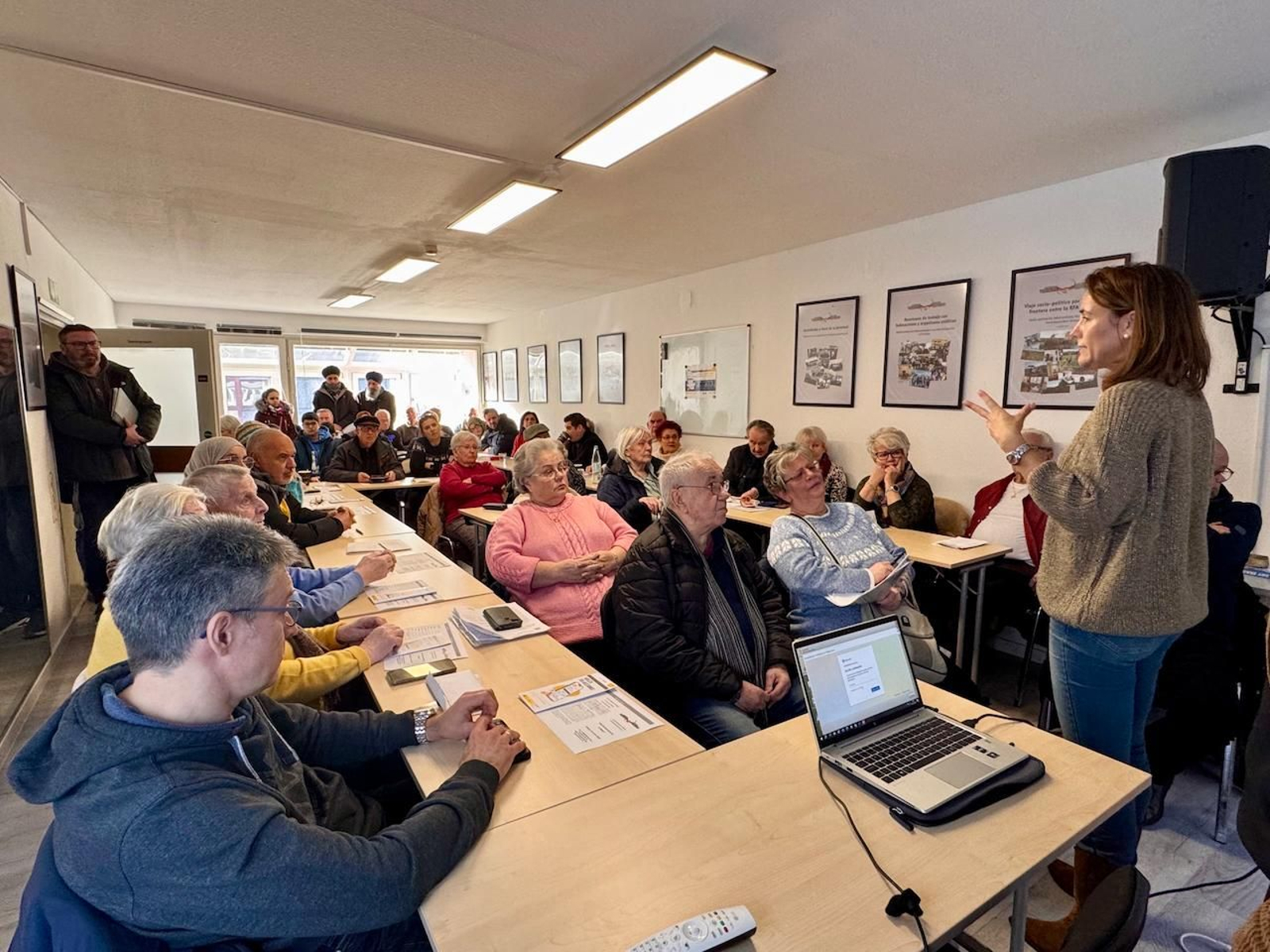 El pasado 3 de febrero, la Coordinadora Federal del Movimiento Asociativo en Alemania (CFMA) abrió sus puertas en Remscheid para recibir a un grupo de 50 pensionistas de diversas nacionalidades.