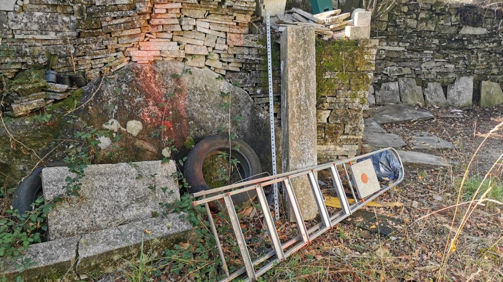 La finca familiar en Soutomaior don fallecieron las dos mujeres // David Fernández