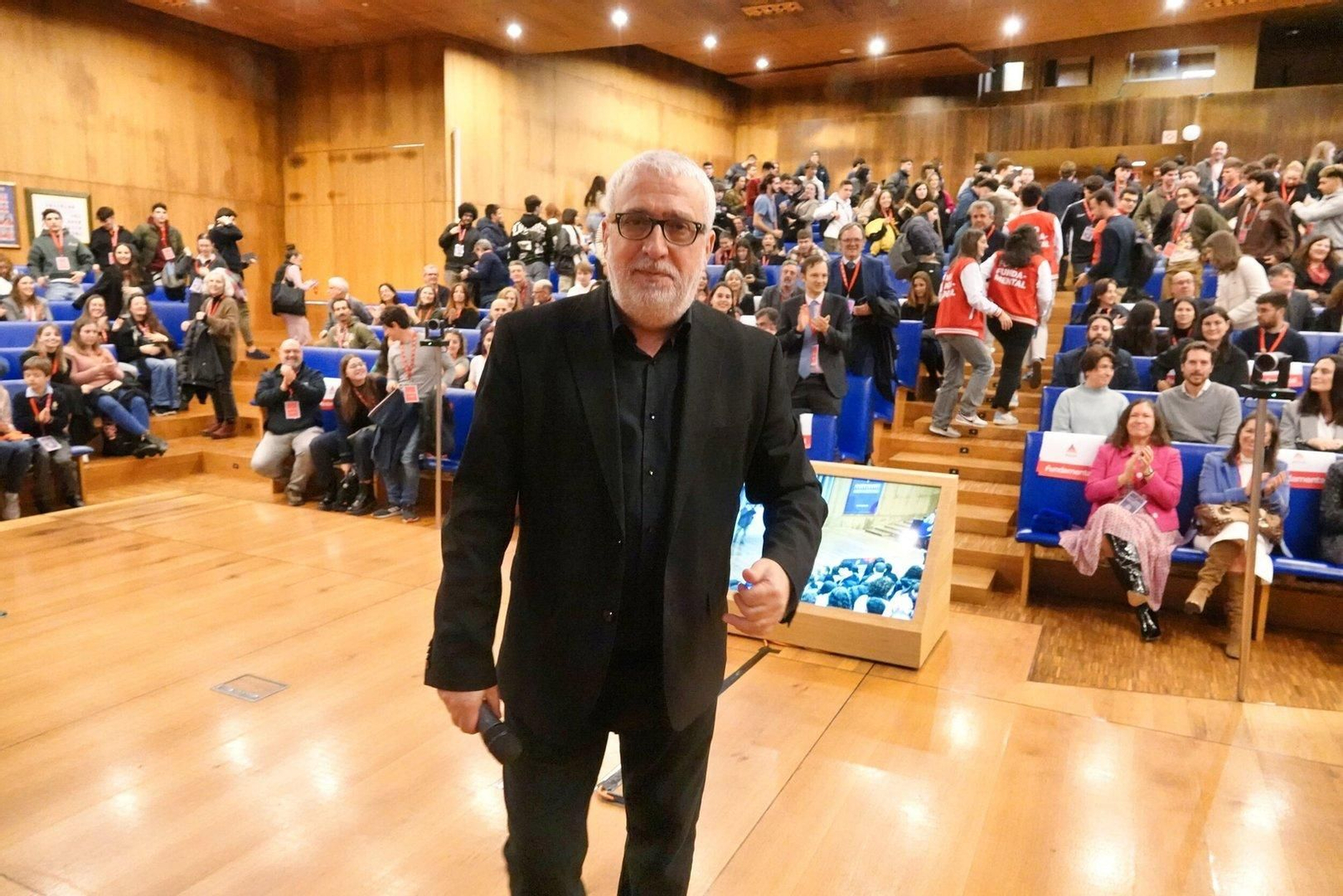Leo Harlem en la feria empresarial en la facultad de económicas de la UVigo.