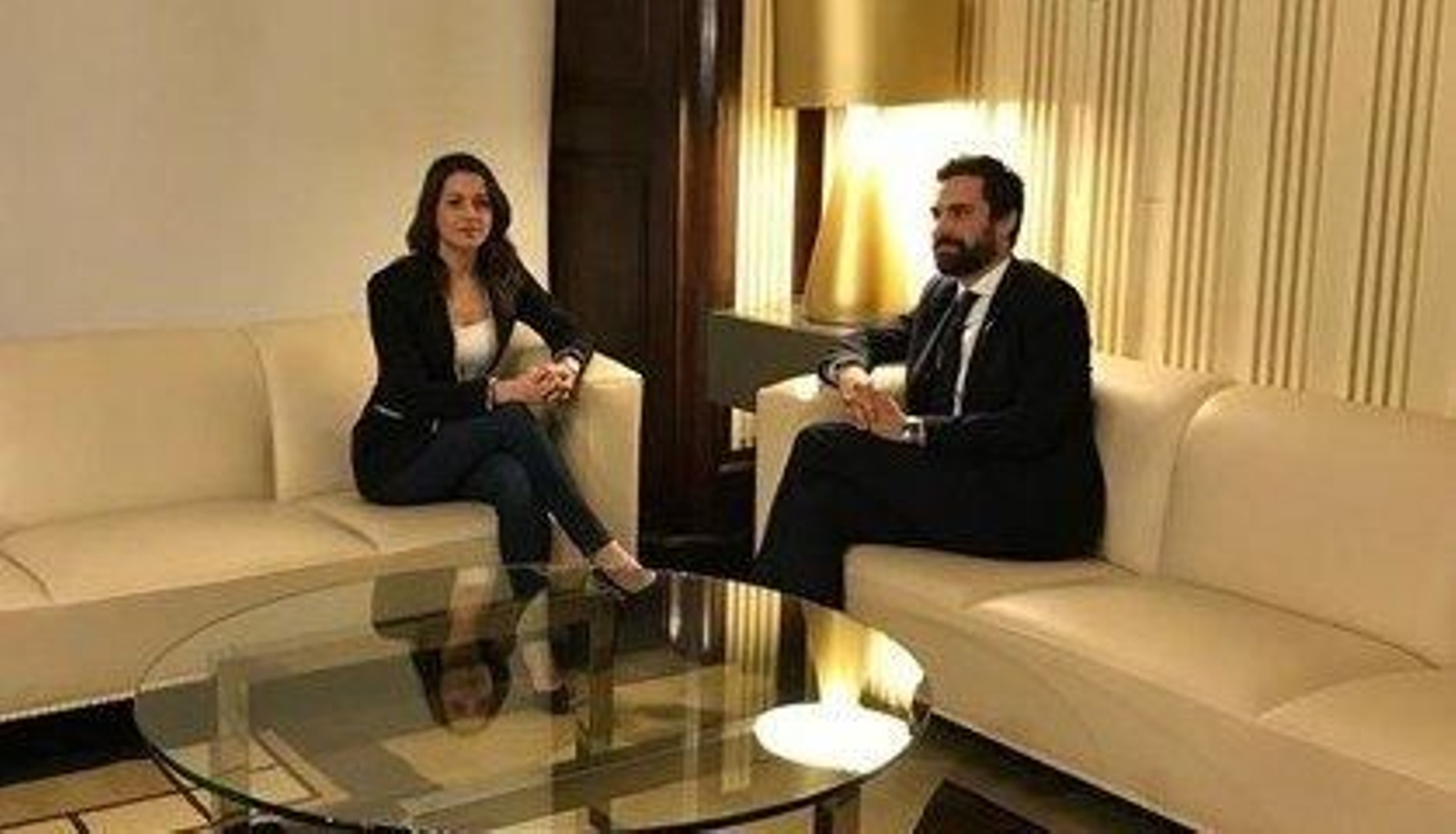 La líder de Cs en Cataluña, Inés Arrimadas y el presidente del Parlament, Roger Torrent