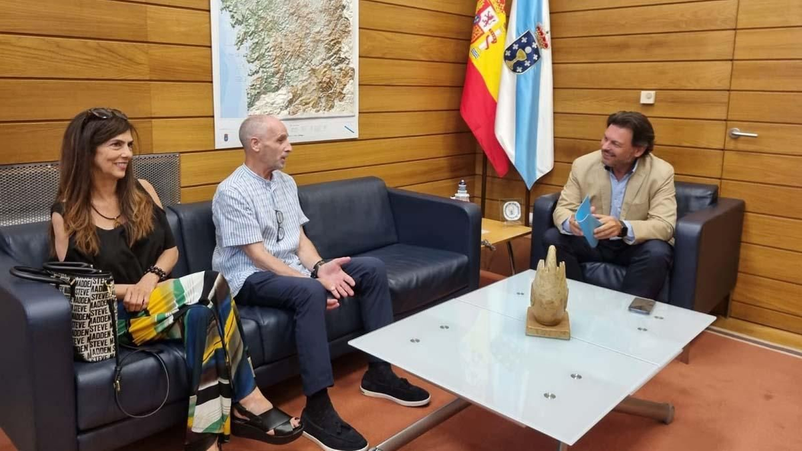 Imagen de la entrevista celebrada en la sede de la SXE en la capital de Galicia
