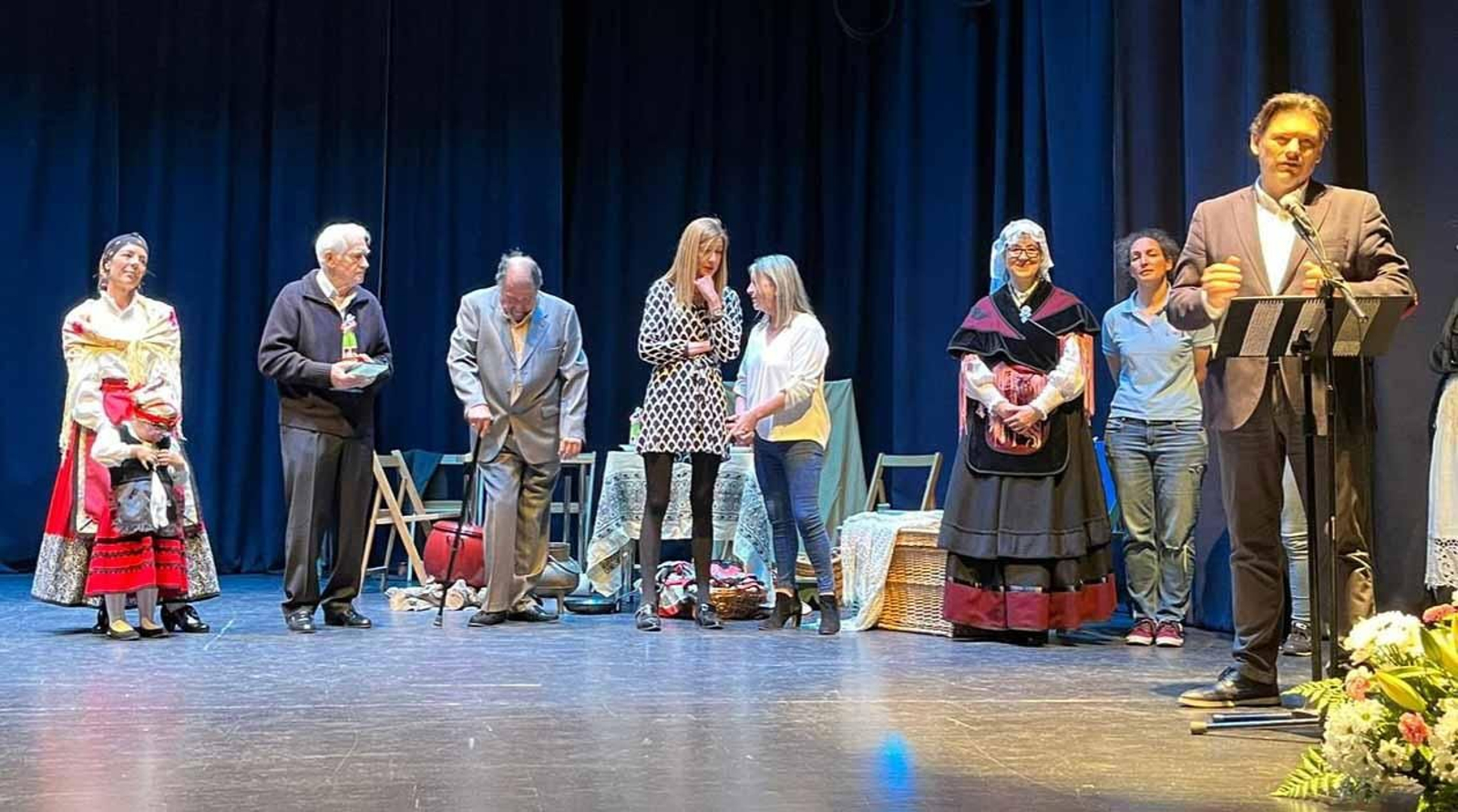 El secretario xeral da Emigración asistió a la celebración del Día de Galicia en Castilla y León
en Miranda de Ebro