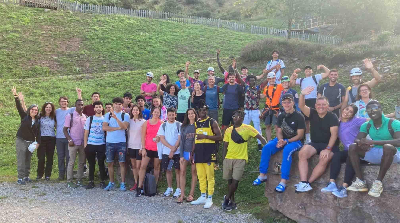 Jóvenes participantes en una de las actividades en Baztan Abentura Park