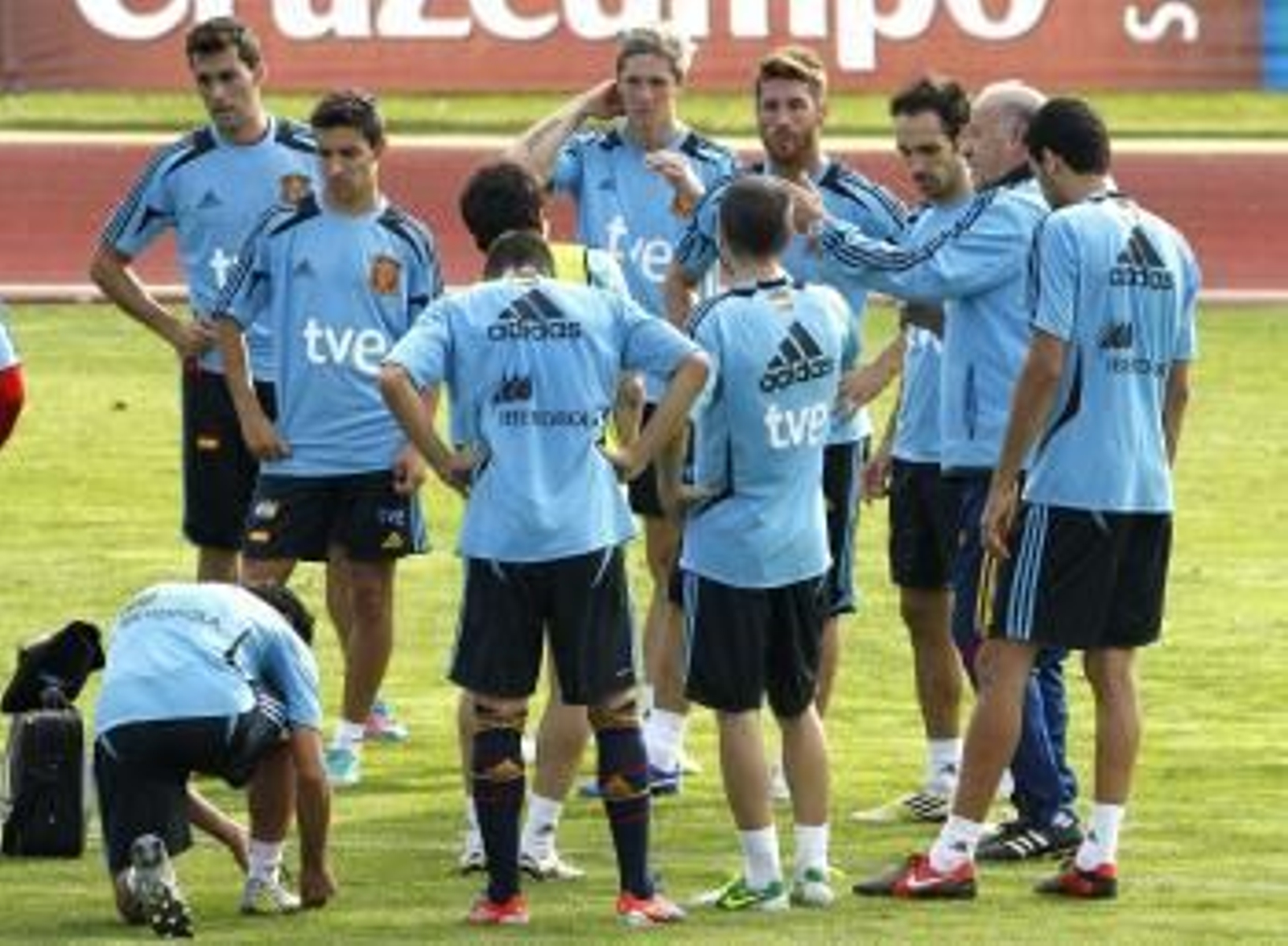 Del Bosque prueba a Albiol como pareja de Sergio Ramos