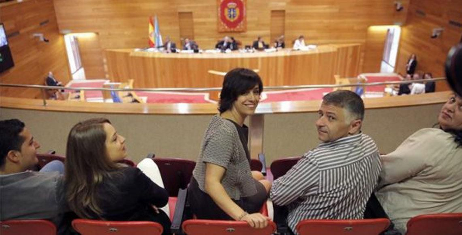 En el centro, la senadora socialista Paula Fernández.