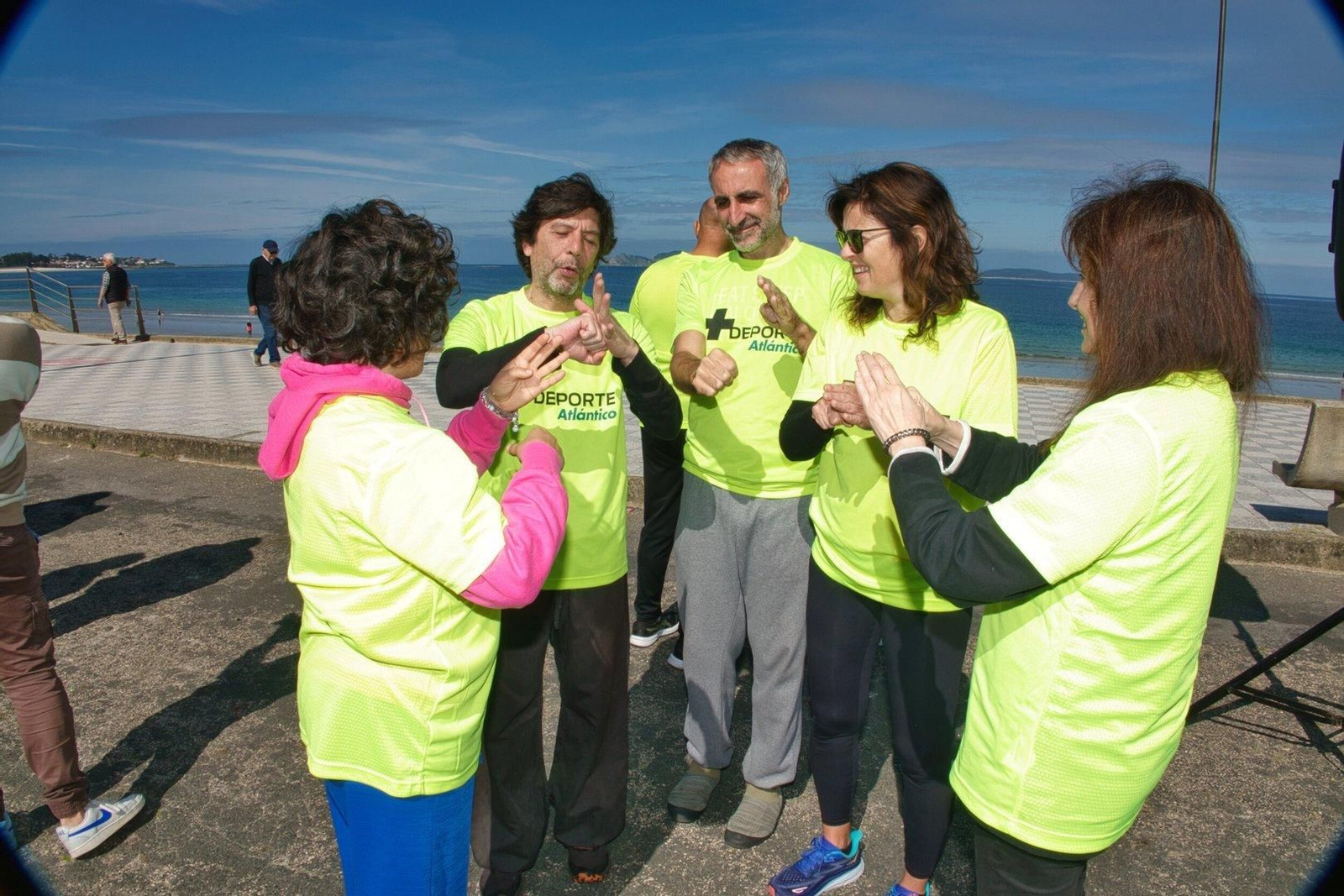 Sesión de taichí de +Deporte Atlántico en Samil.