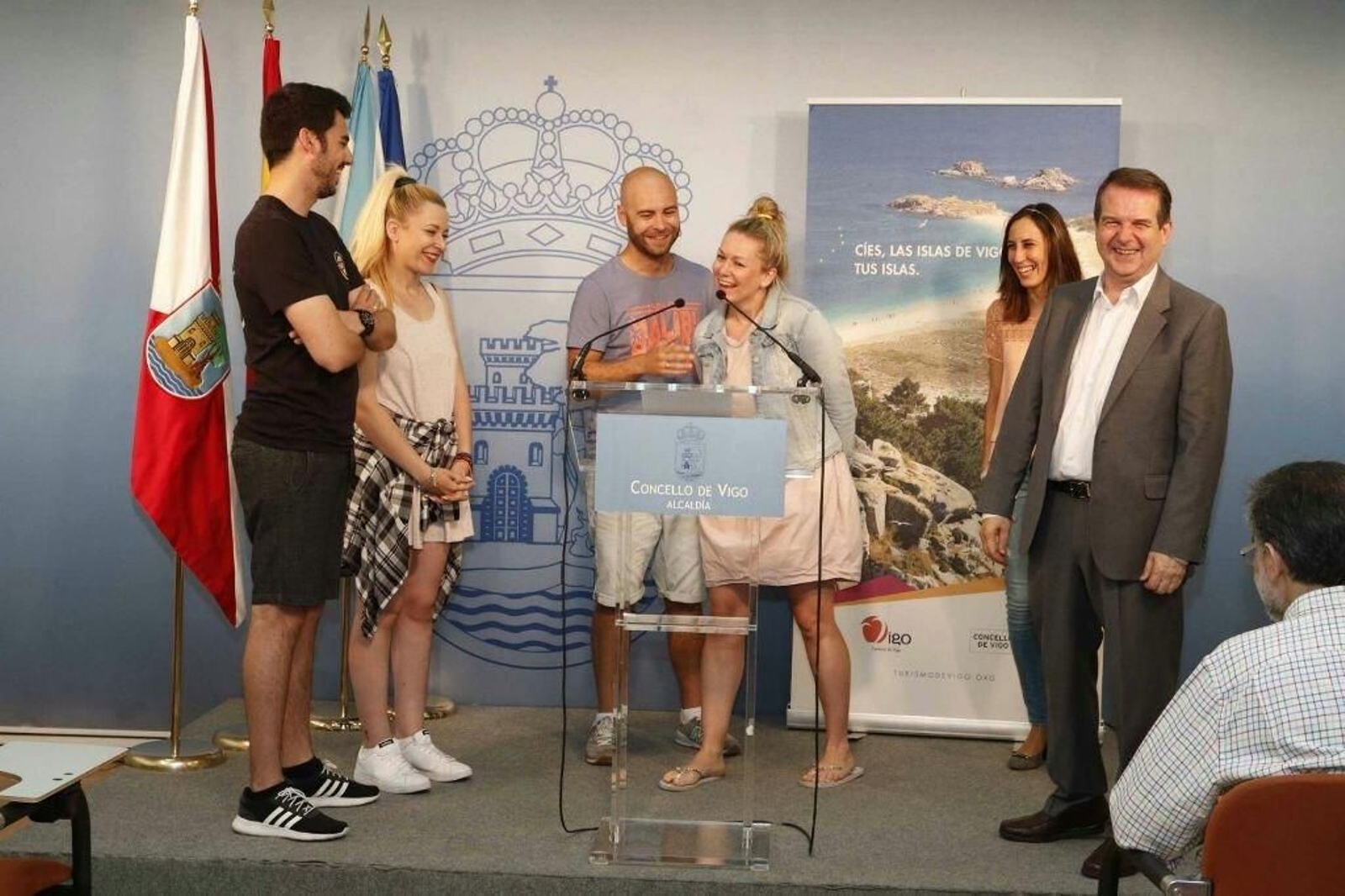 Caballero con los youtubers // JV Landín