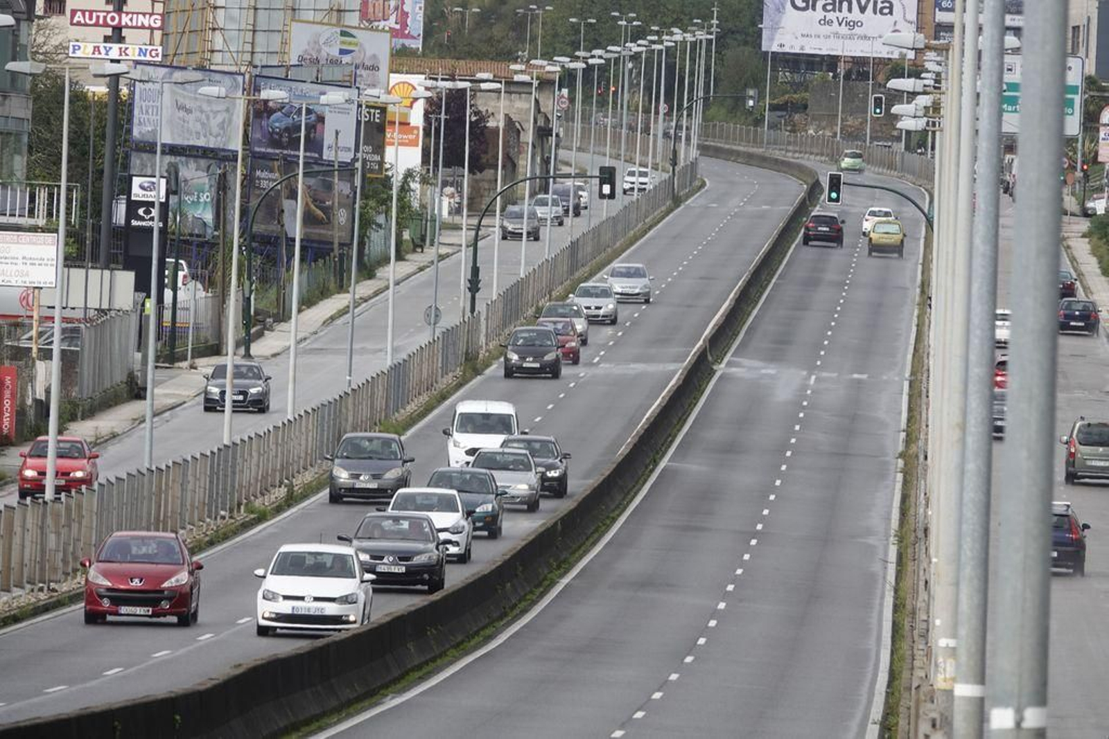 El tráfico en los accesos a la ciudad se desploma hasta el 70% en domingo.