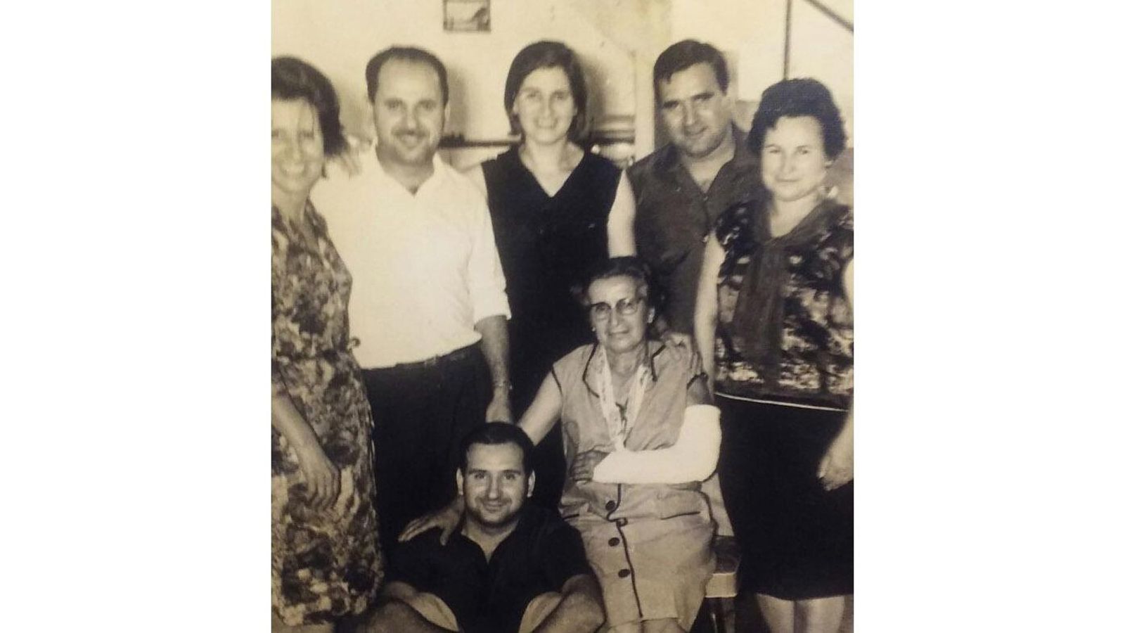 Argentina - Sanchez G. Su madre Marcelina con los hijos en Haedo web