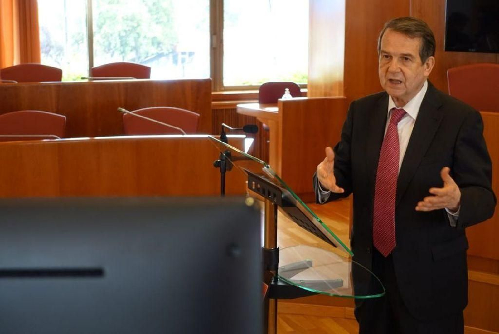 El regidor vigués criticó las declaraciones de Feijóo sobre los madrileños, que calificó de xenófobas.