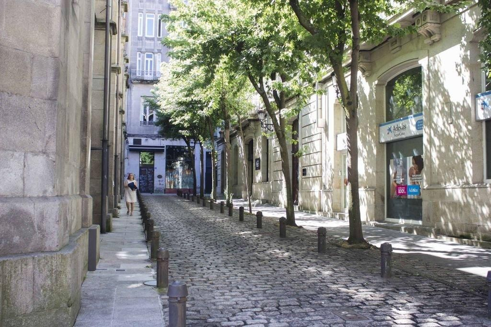 Un joven resultó herido durante un altercado entre unas diez personas en la zona de Santiago de Vigo.