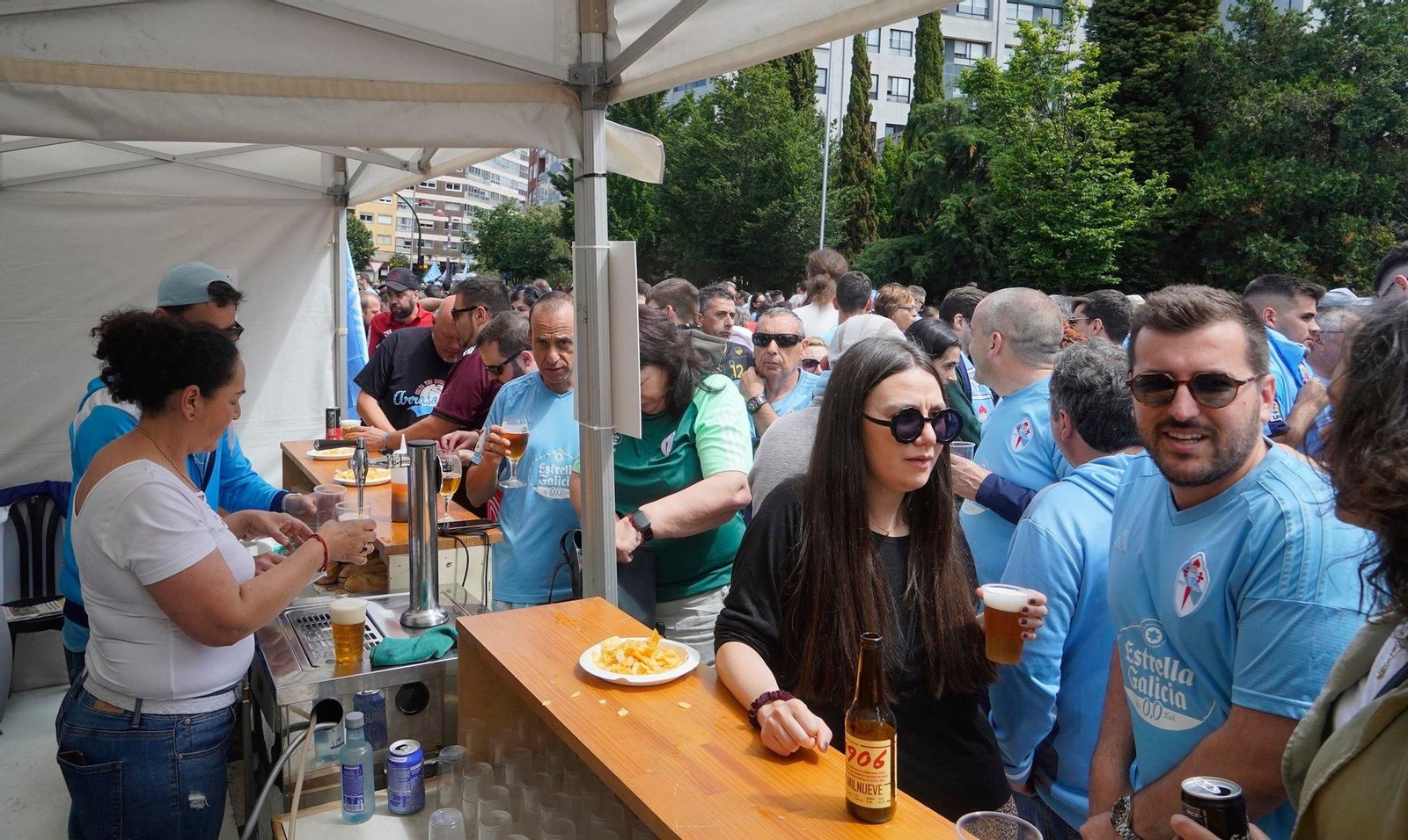 Zona gastronómica en la fiesta para despedir la temporada del centenario del Celta.