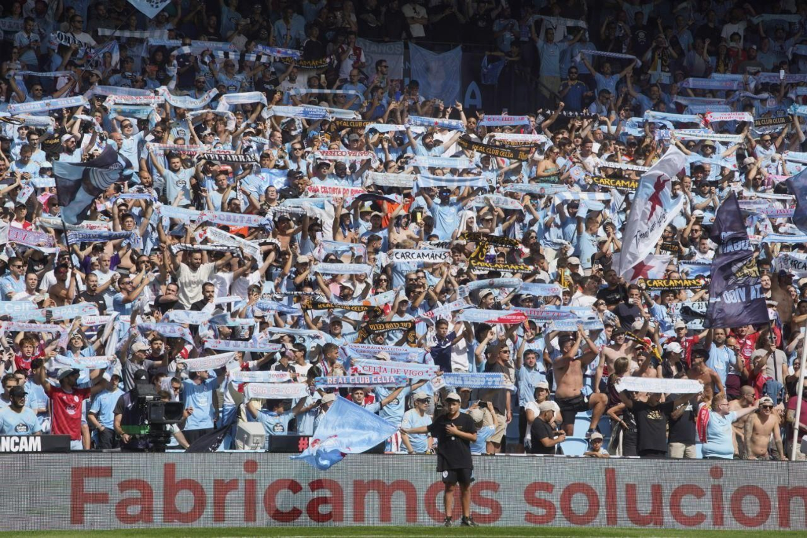La grada de Balaídos llena de aficionados celestes.