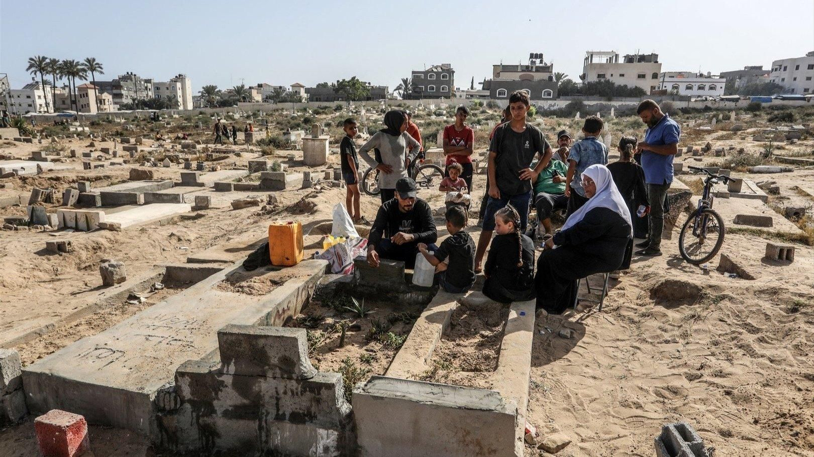 Cementerio con víctimas palestinas, en Gaza. // E.P.