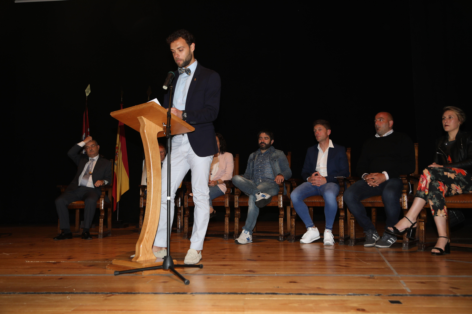 Familiares, amigos y compañeros arroparon a Sergio Álvarez.