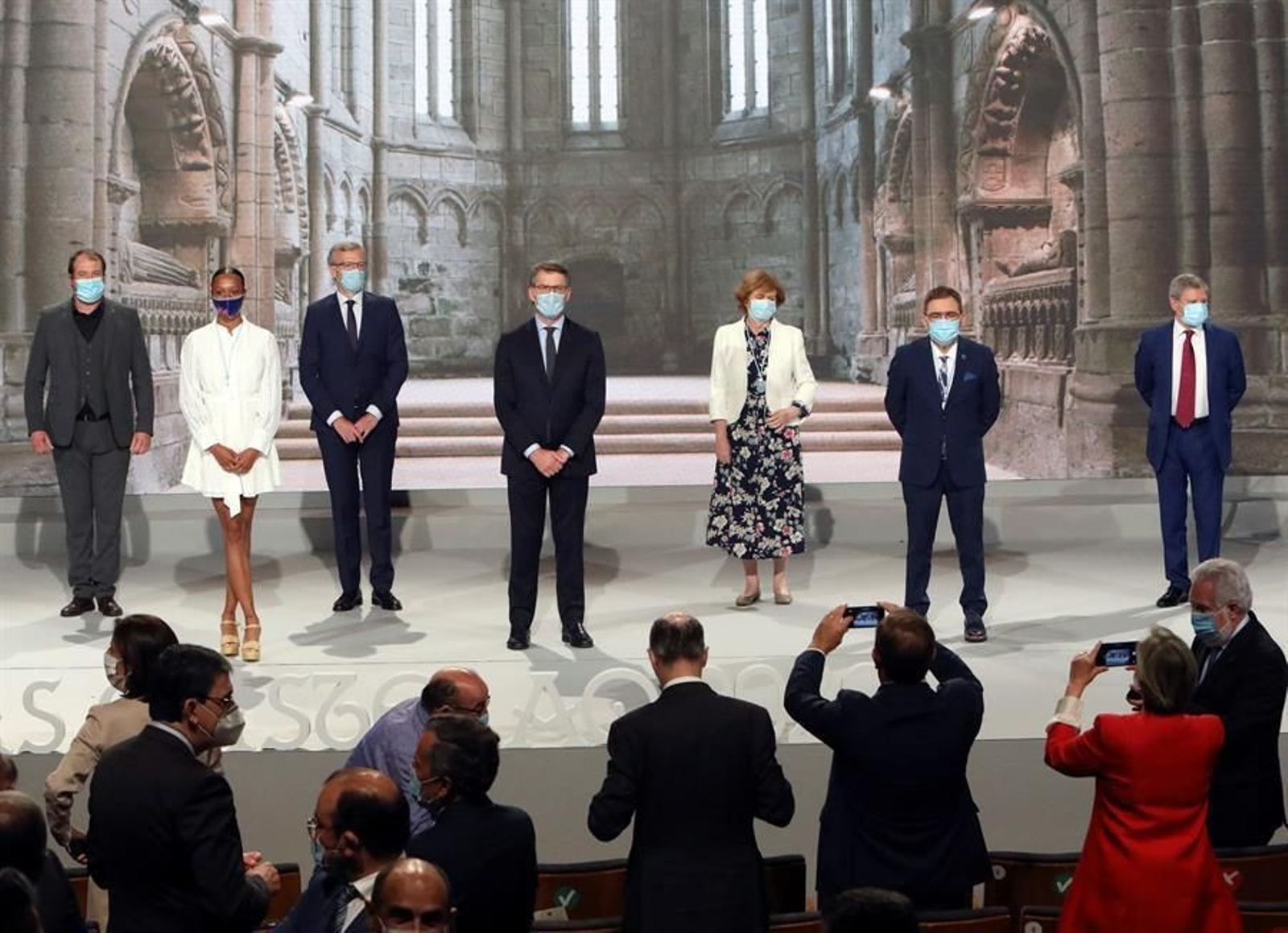 Feijoo hace entrega de las Medallas Castelao 2020