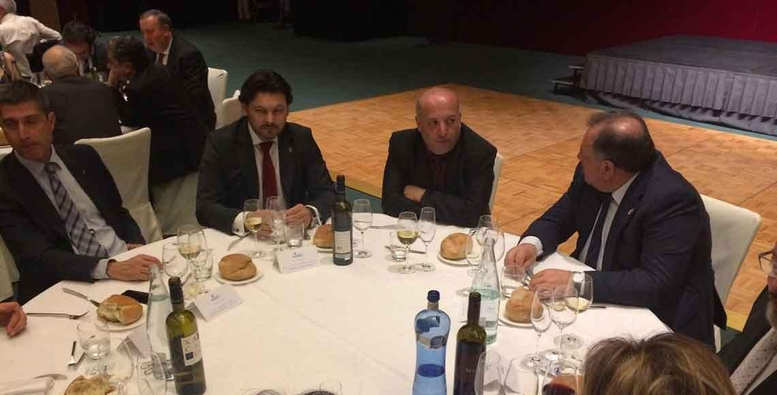 Rodríguez Miranda durante la comida de Entroido realizada en Cataluña.