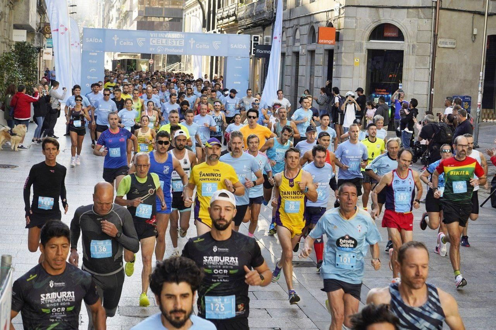 Salida de la carrera popular VII Invasión Celeste.