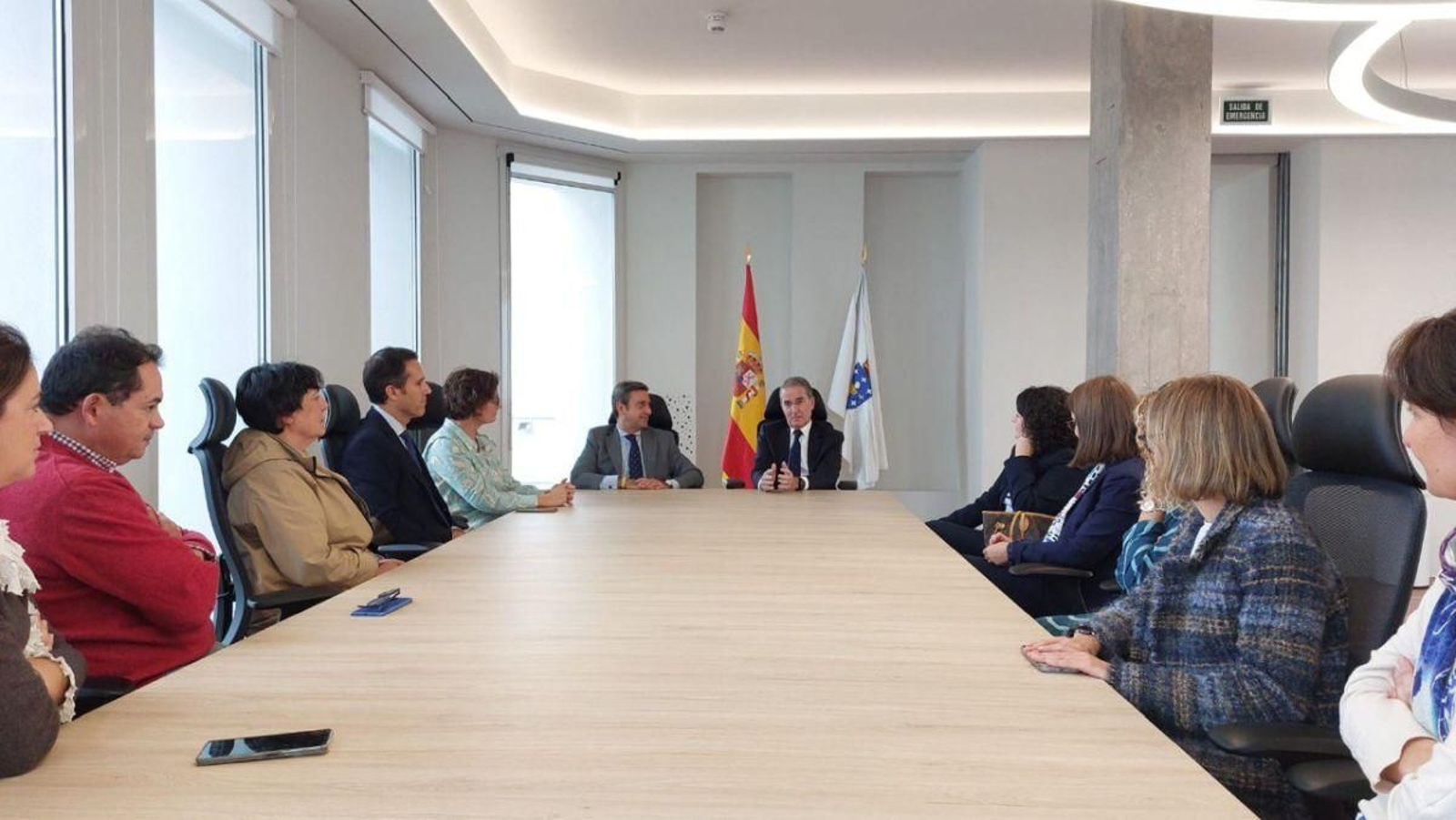 Un instante de la reunión de los magistrados vigueses con José María Gómez y Díaz-Castroverde.