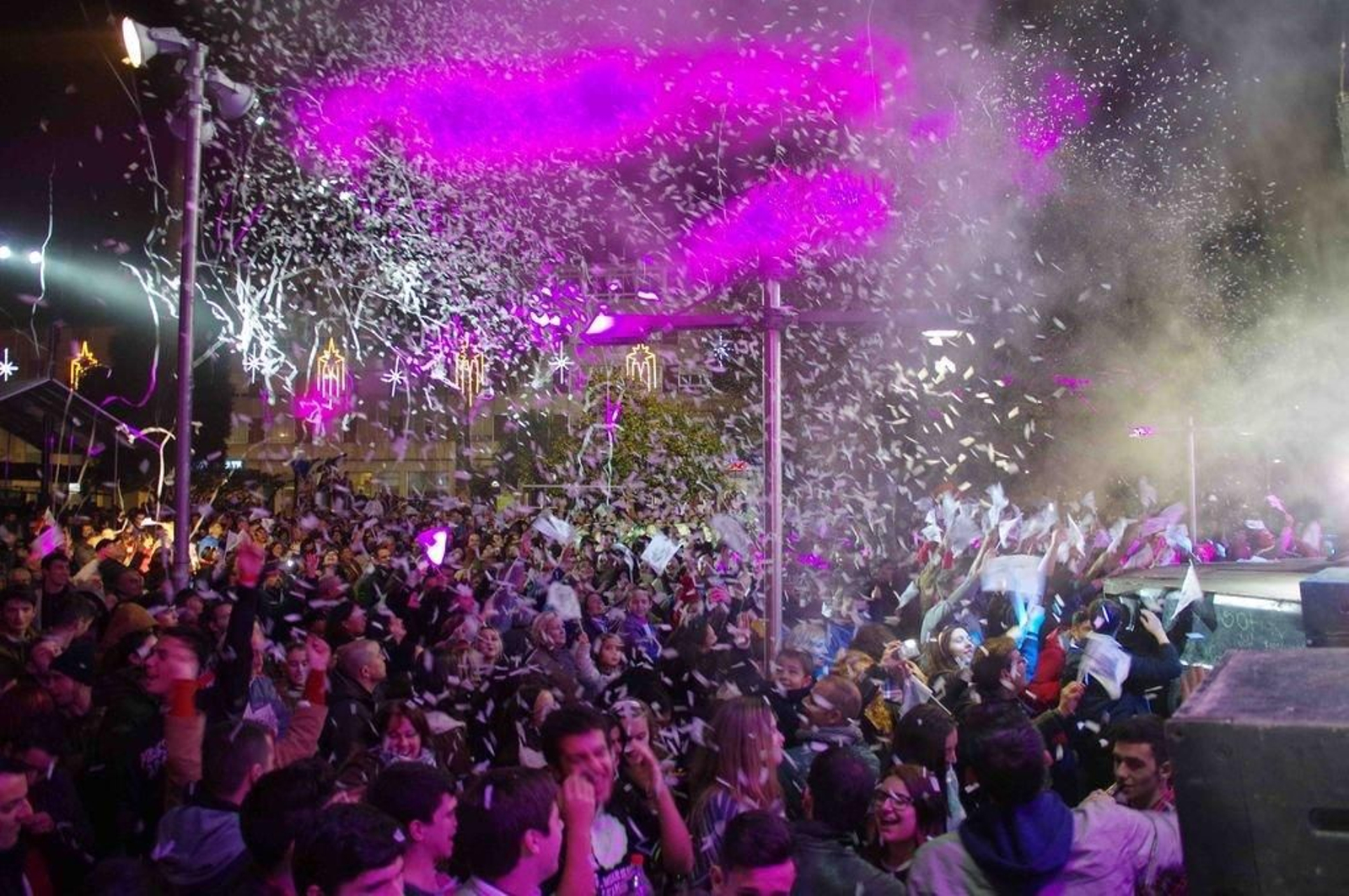 El concierto de la orquesta Panorama animó la noche en la Alameda de A Guarda.