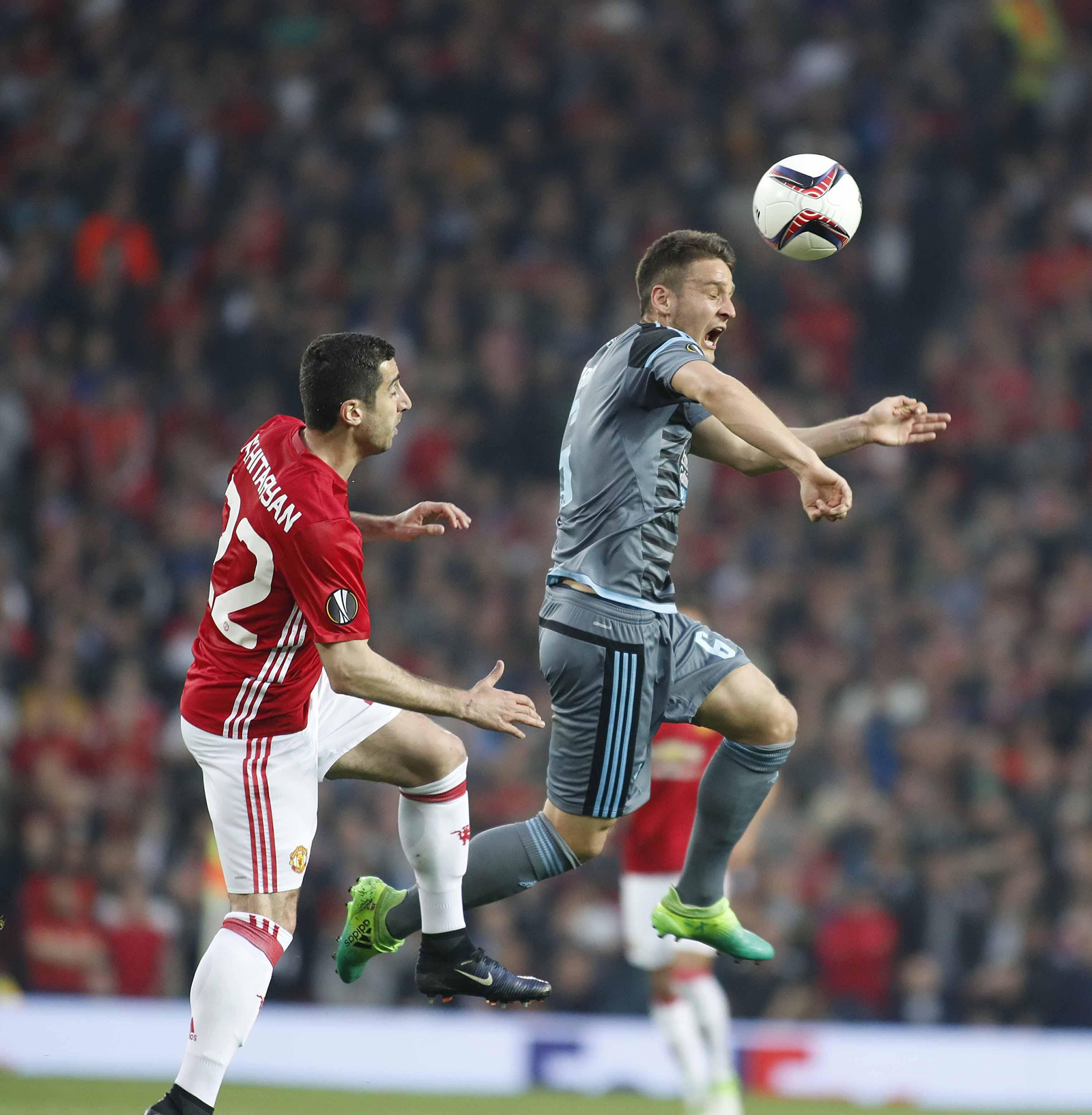 Las mejores imágenes del partido de vuelta entre Manchester United y Celta (1-1). // J.V. Landín