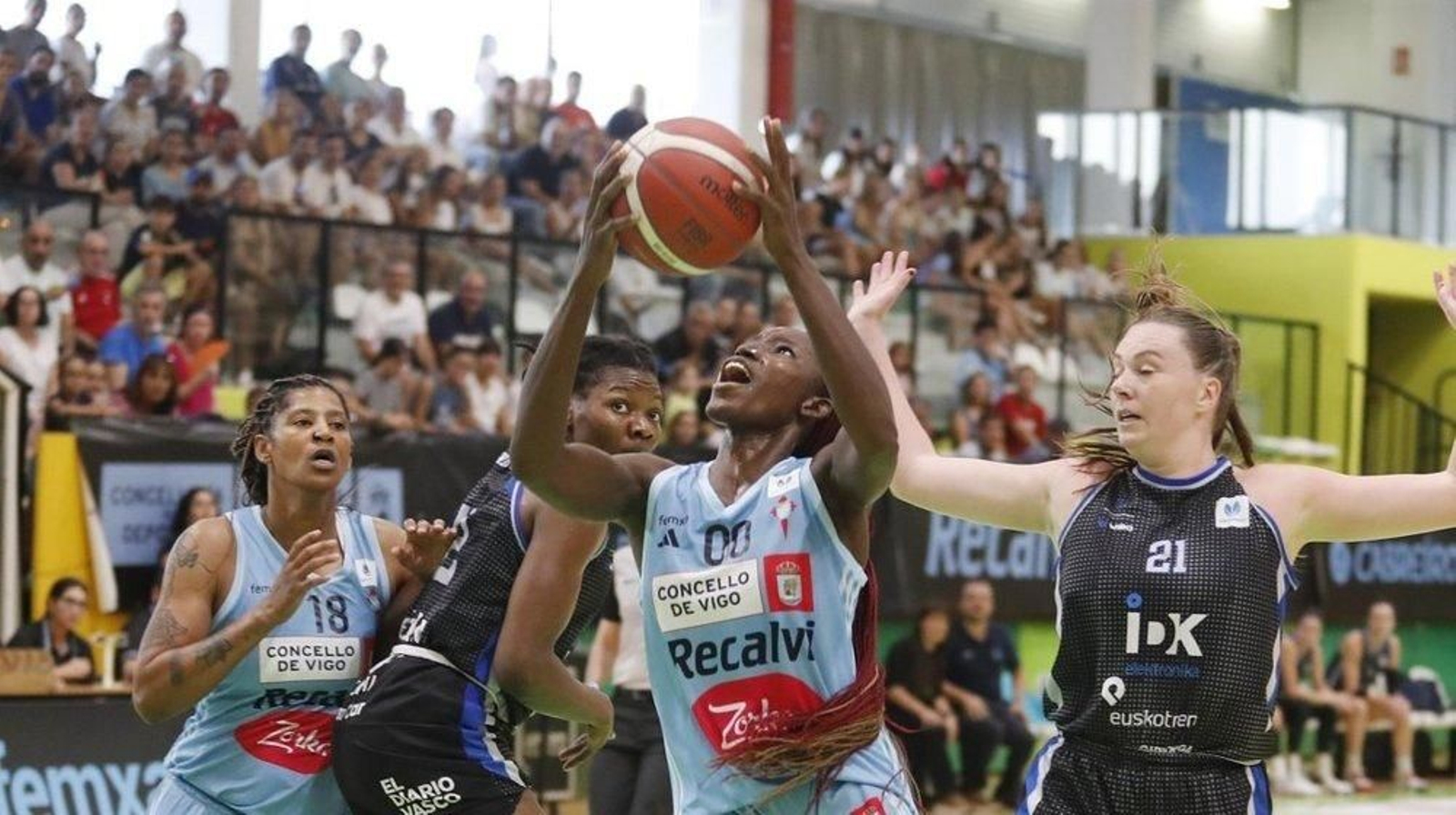 Haidara entra a canasta en el partido de la primera vuelta contra el IDK Euskotren.