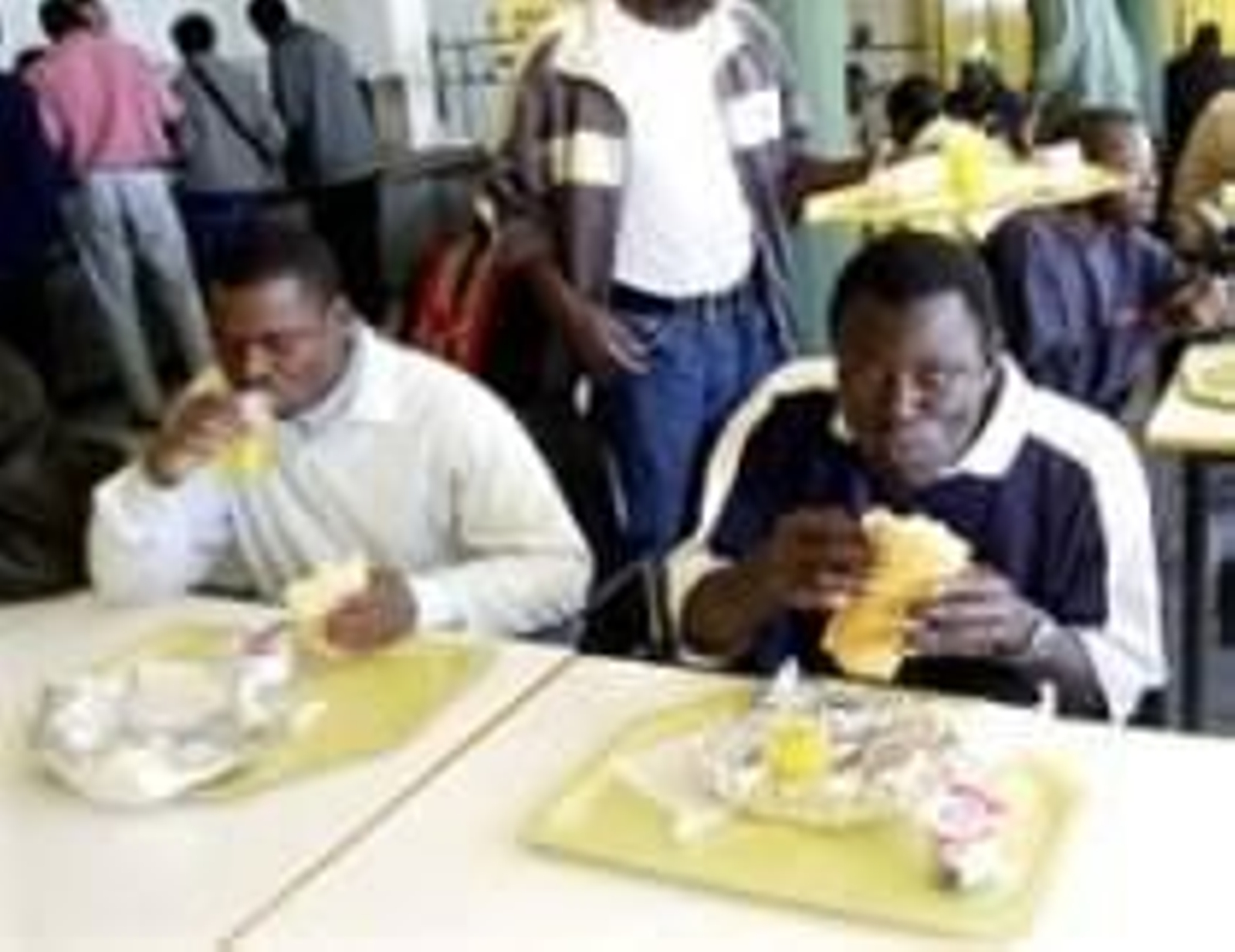 Vista interior de un comedor social.