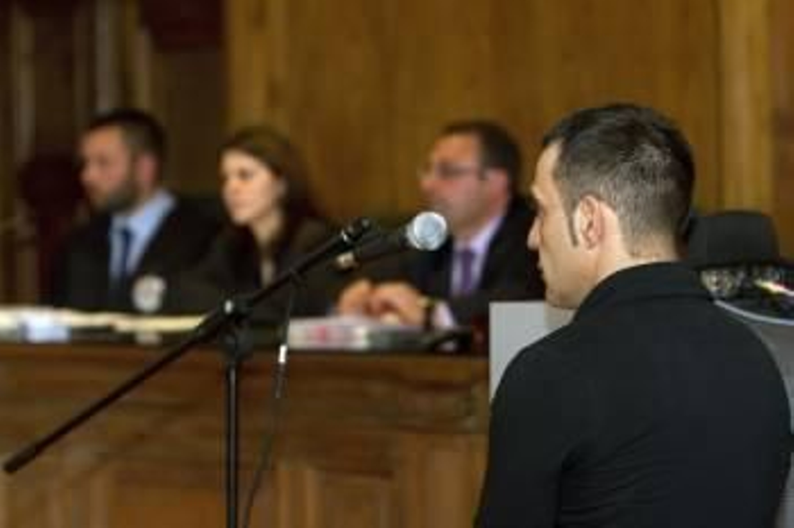 El acusado, durante el juicio. (Foto: SALVADOR SAS)