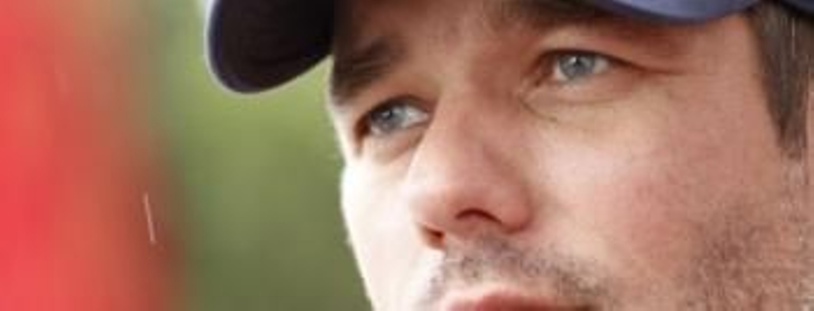 Sebastien Loeb subasta su mono (Foto: EFE)