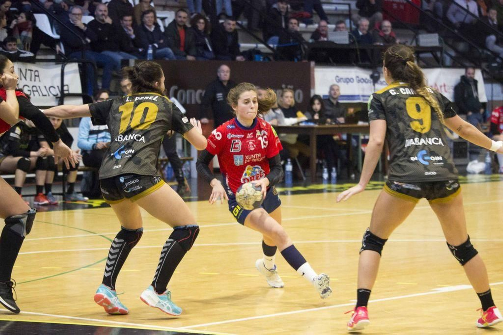 Las jugadoras del Mecalia Guardés y el Porriño se muestran preocupadas por su salud.