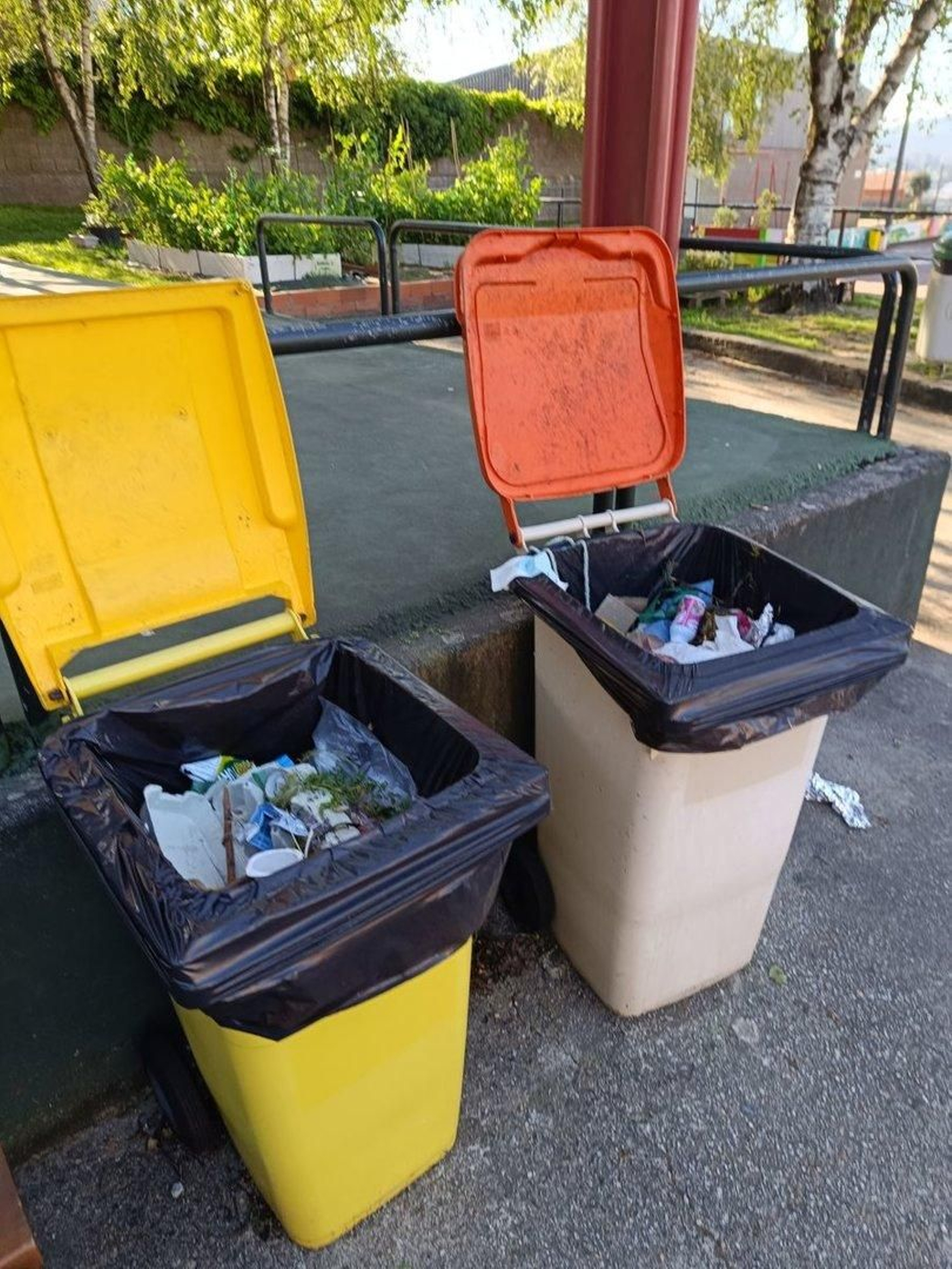 Basura en el Eduardo Pondal.