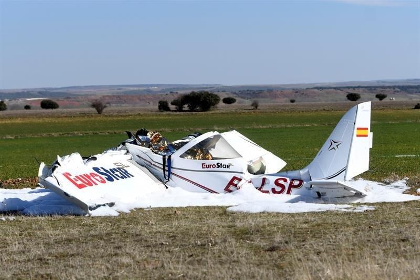 Estado en el que ha quedado la avioneta que se ha estrelladro este domingo en el aeródromo La Nava