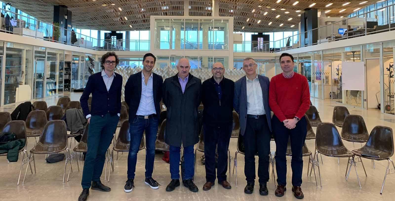 De izquierda a derecha, dos técnicos del Instituto Tecnológico de Zurich (ETH), el vicepresidente Aierdi, Patxi Mangado, Félix Taberna y Alberto Bayona (Nasuvinsa)