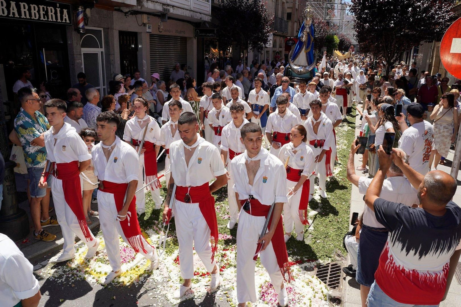Danza de las Espadas y las Penlas en Redondela.