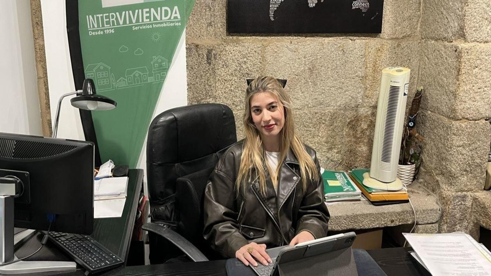 Paloma Luciarte  es la community manager de la empresa Intervivienda.