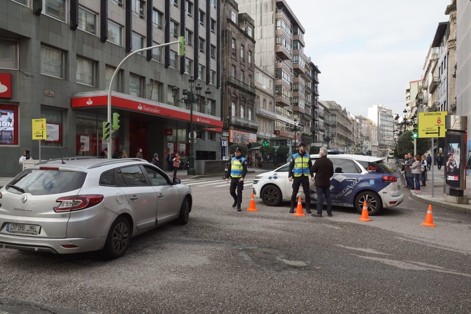 El corte al tráfico desde esta mañana entre Paseo de Alfonso y Porta do Sol.