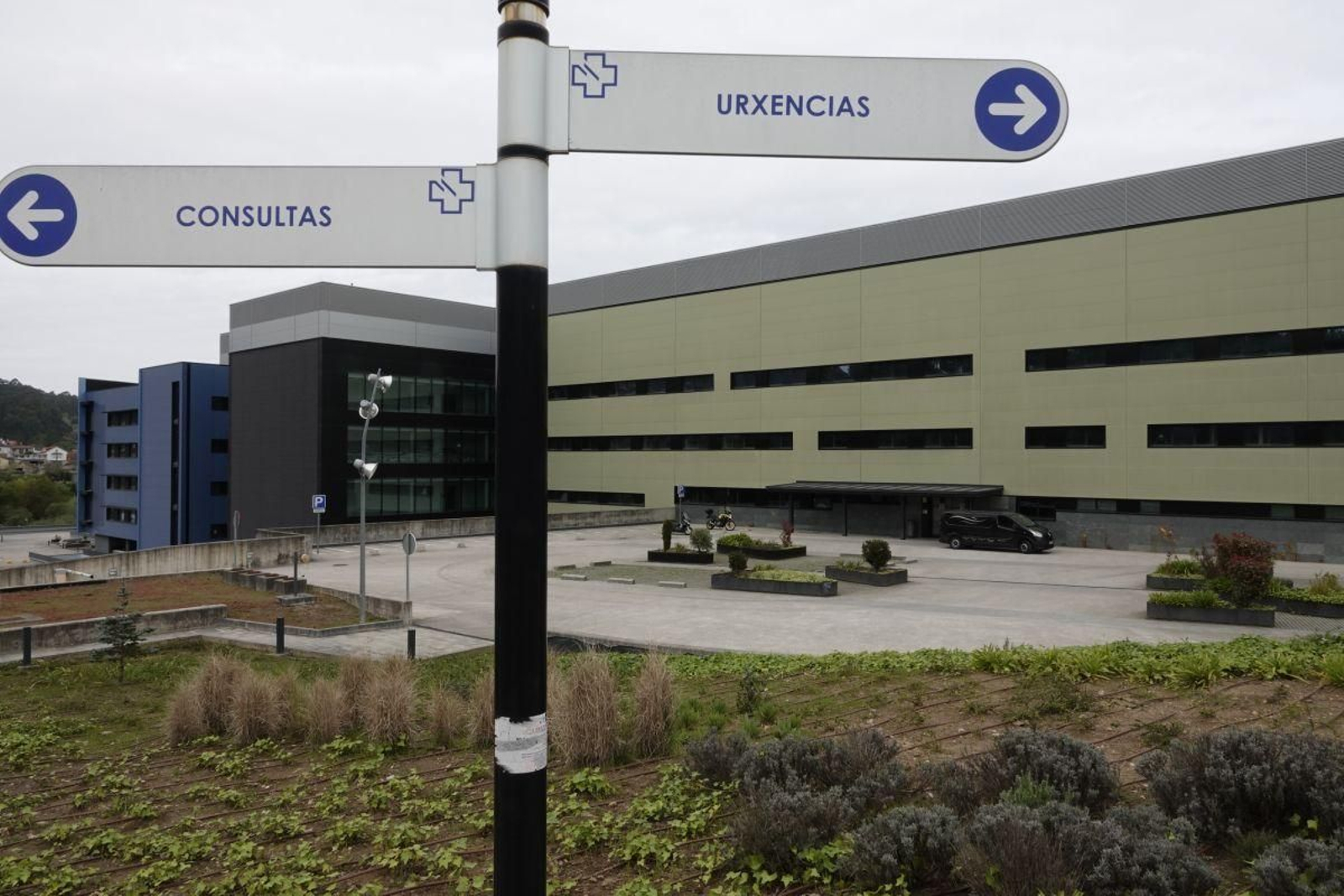 La hospitalización infanto juvenil tiene acceso independiente en un lateral del Cunqueiro.