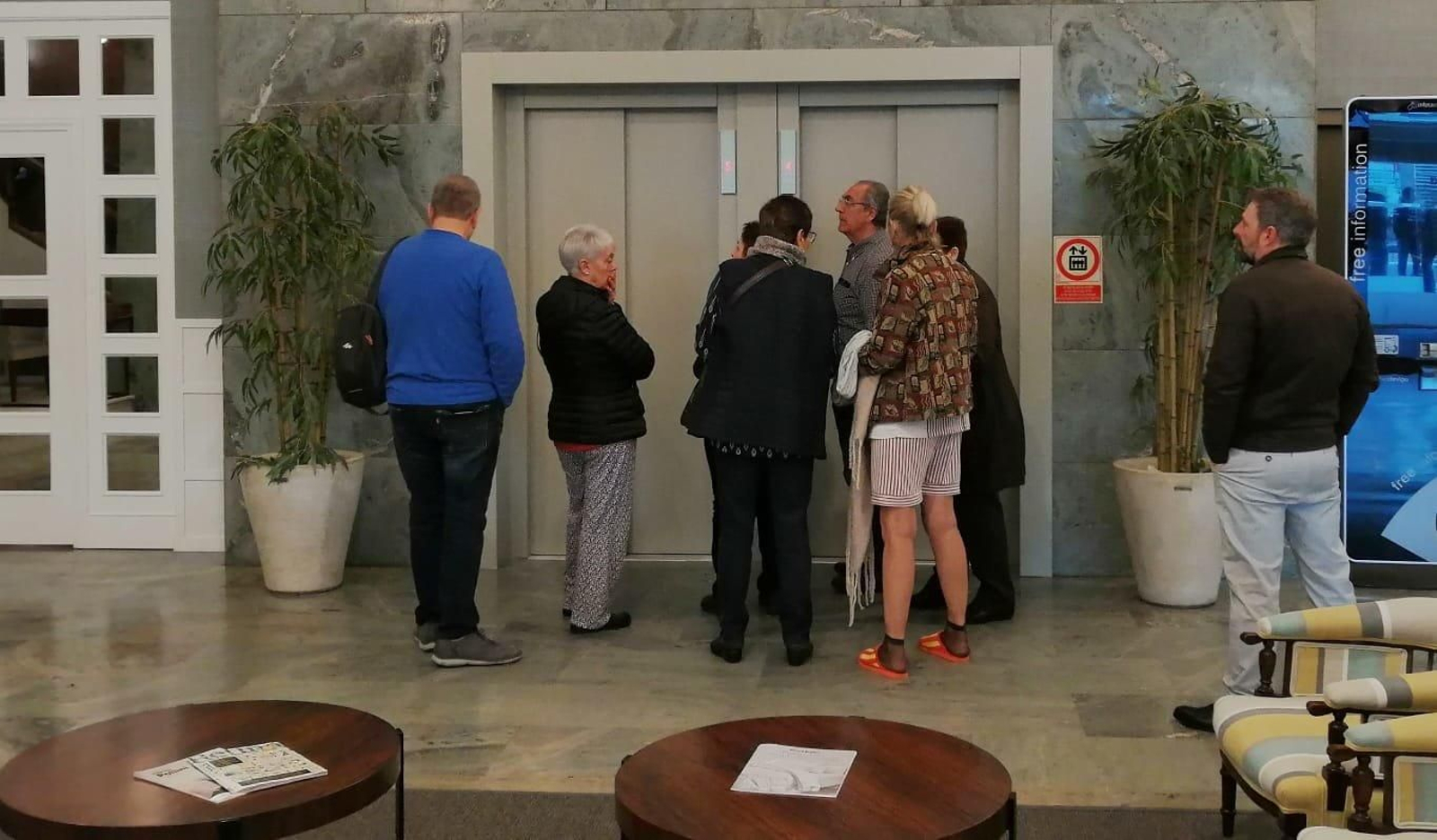 Incendio en el hotel Bahía // Vicente Alonso