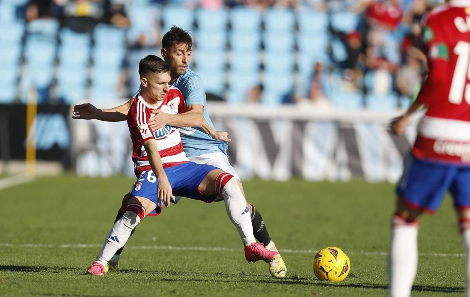El Celta superó al Granada en Balaídos. Ahora, el conjunto andaluz parece otro totalmente distinto.