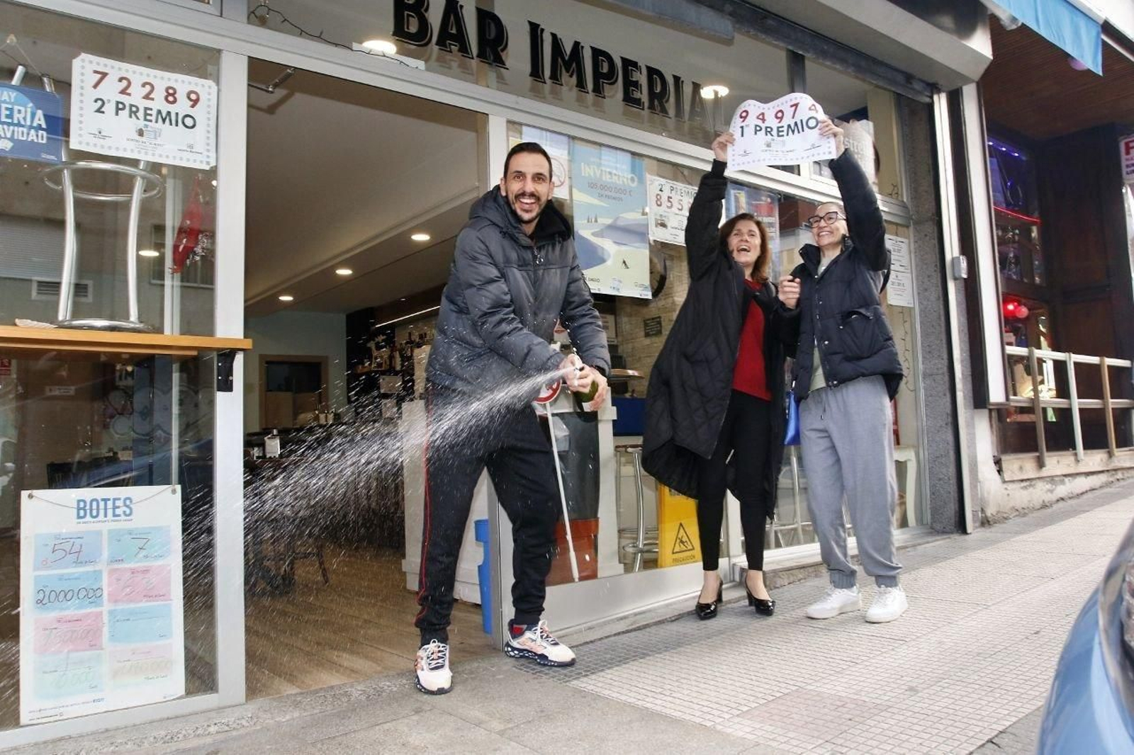 El Bar Imperial, de Teis, vendió un décimo del Gordo.