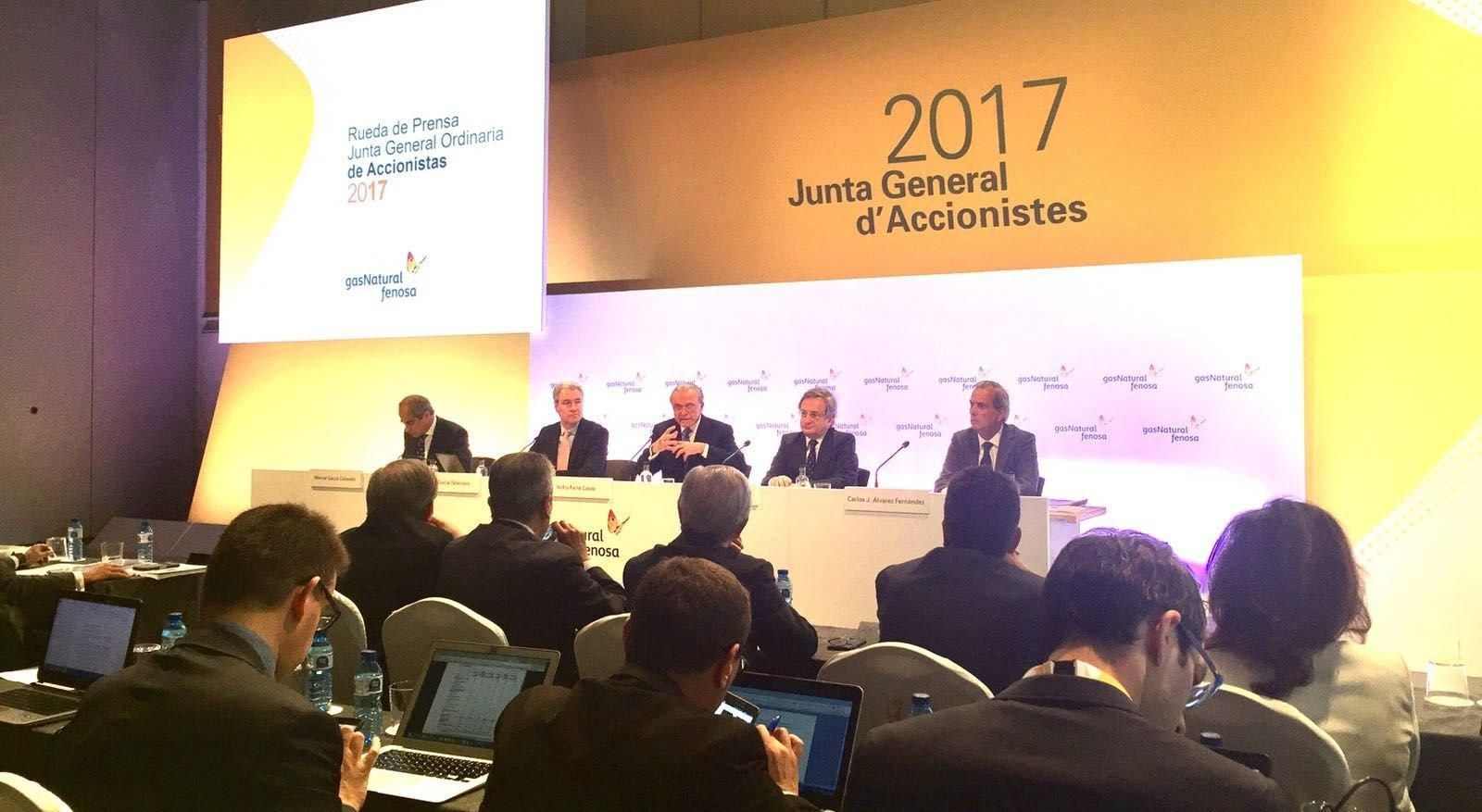 Gas Natural Fenosa celebra hoy su junta de accionistas en Barcelona, la primera que preside Fainé. Previamente, presidente y consejero delegado tuvieron un encuentro con los medios de comunicación.