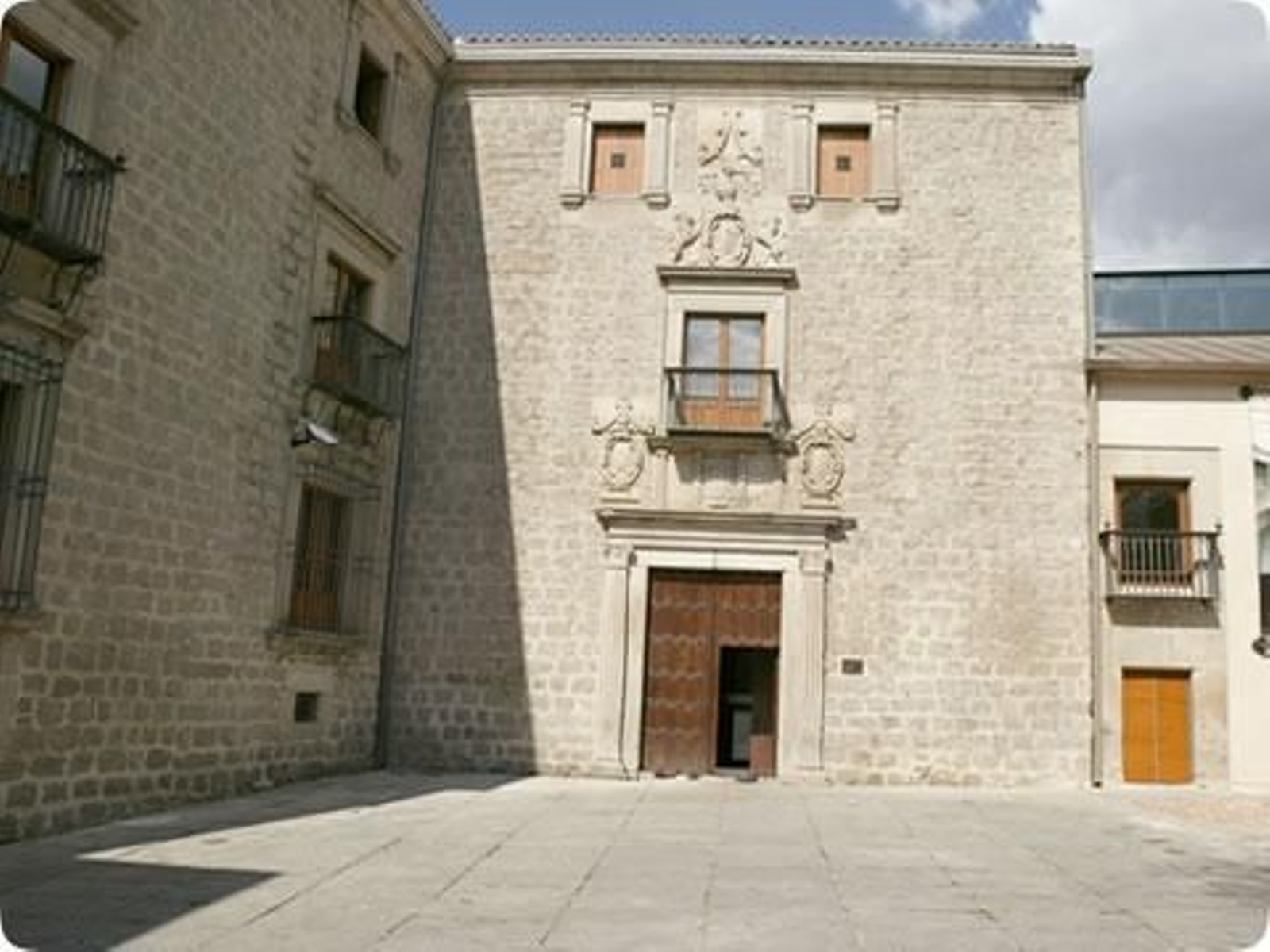 Palacio de los Serrano. Foto Archivo.