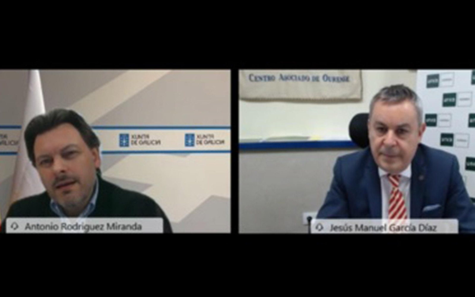 En la imagen, el secretario xeral da Emigración y el director de la UNED Ourense