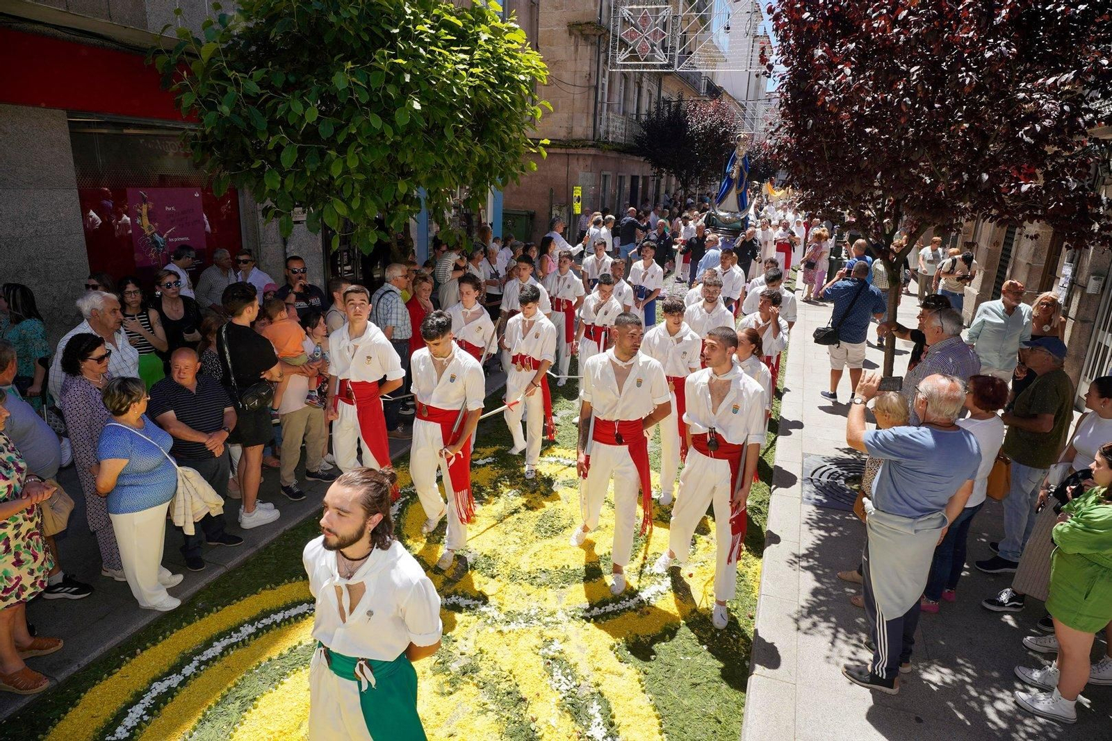 Danza de las Espadas y las Penlas en Redondela.