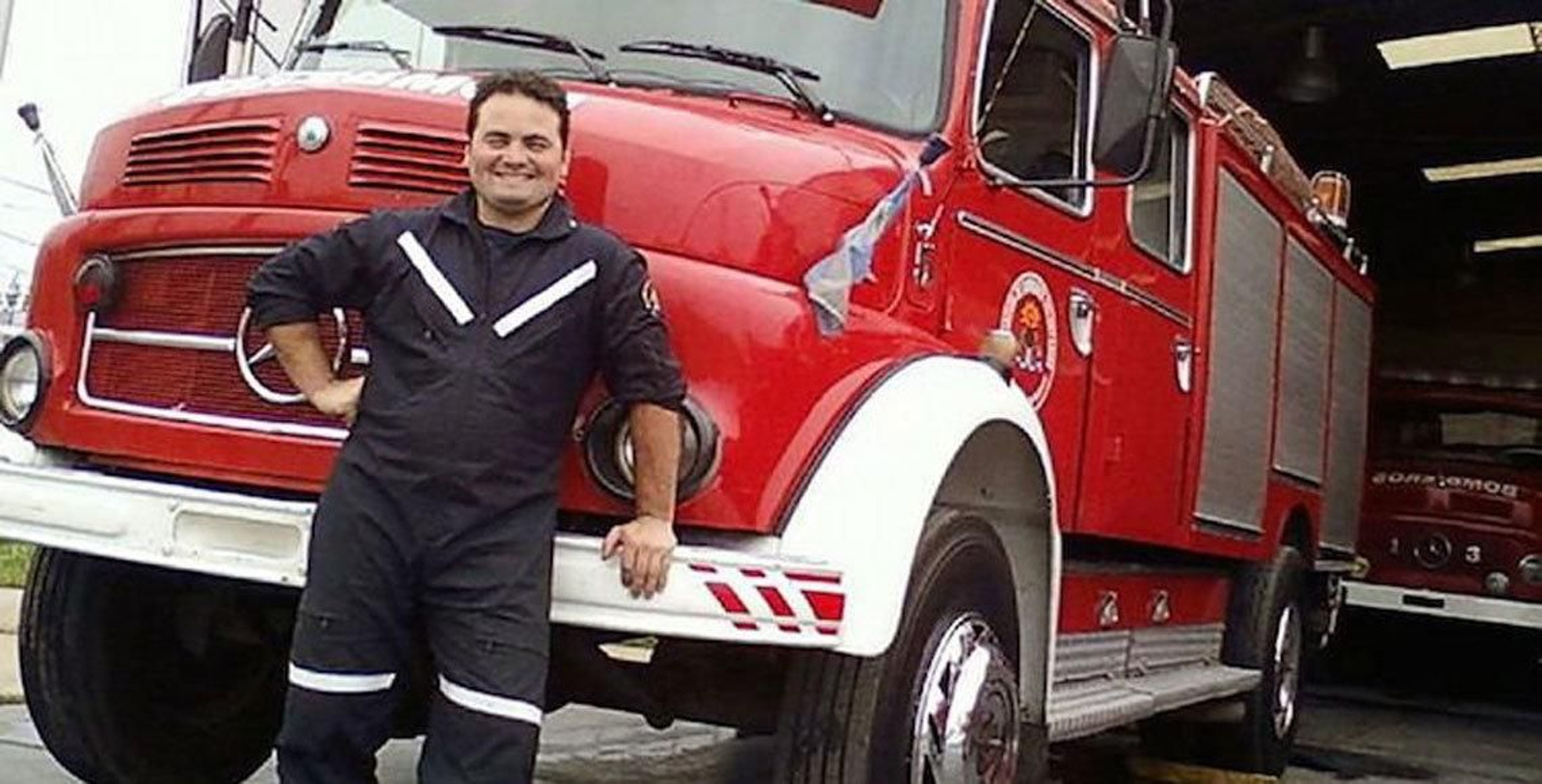 El bombero Guillermo Pouso, en una de las fotos de su perfil de Facebook.