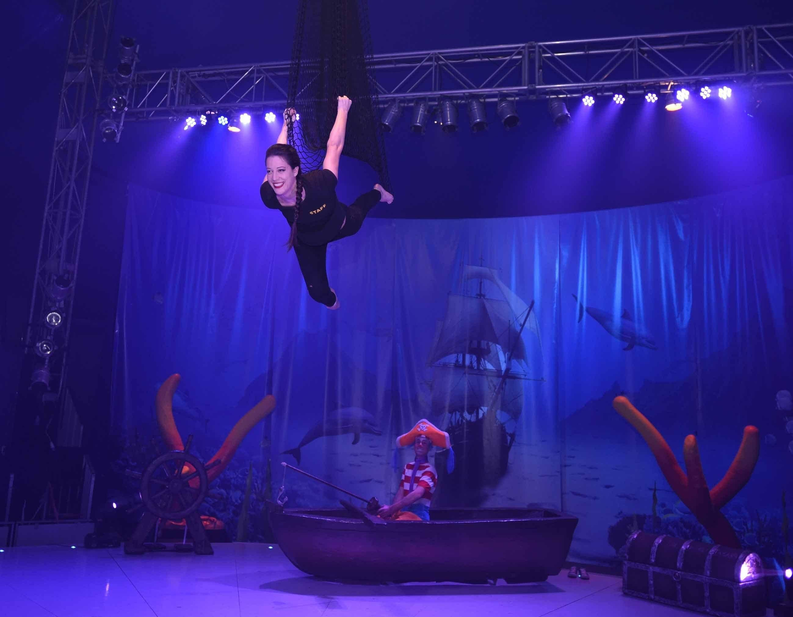 Una historia en el fondo del mar protagonizada por un payaso es la propuesta de Evolution Circo. La compañía creada en 2014 apuesta por un nuevo concepto de espectáculo.