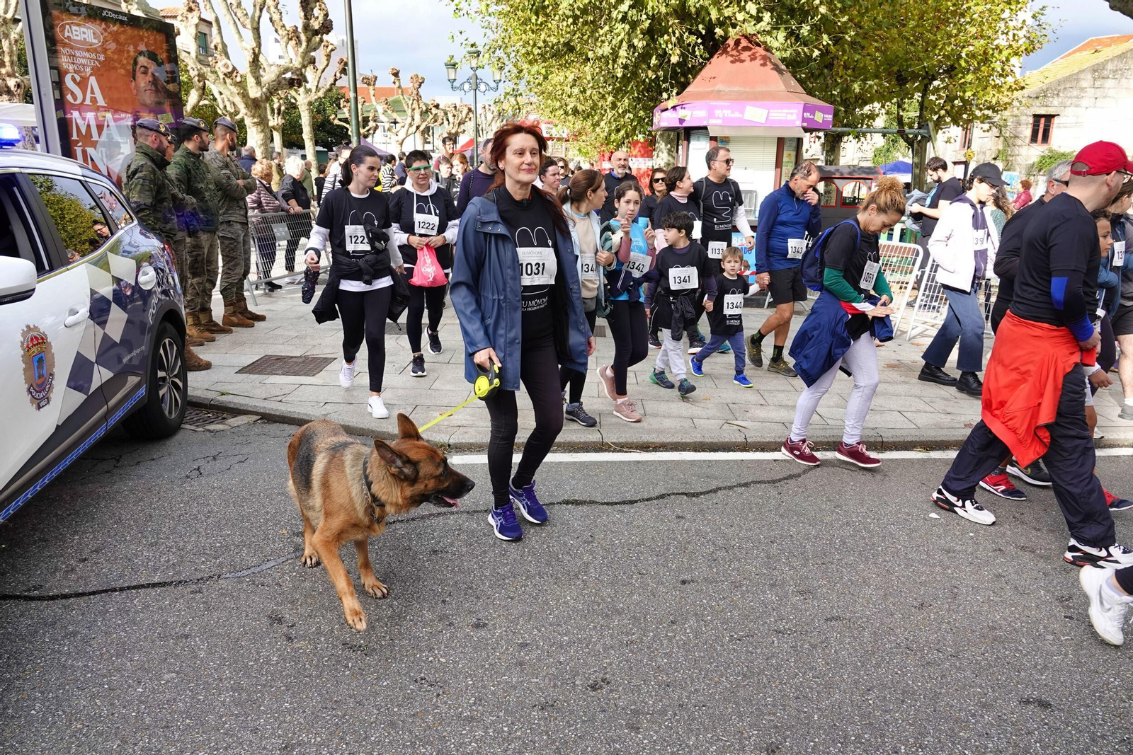 Acompañante canino en la carrera solidaria de Avempo por la Esclerosis Múltiple.