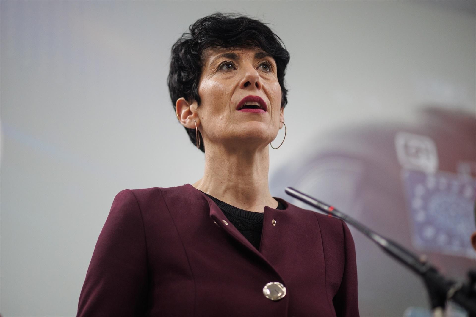 Migraciones asegura que el centro de Alcalá garantiza los derechos humanos de los migrantes y lamenta la 'alarma social' generada.