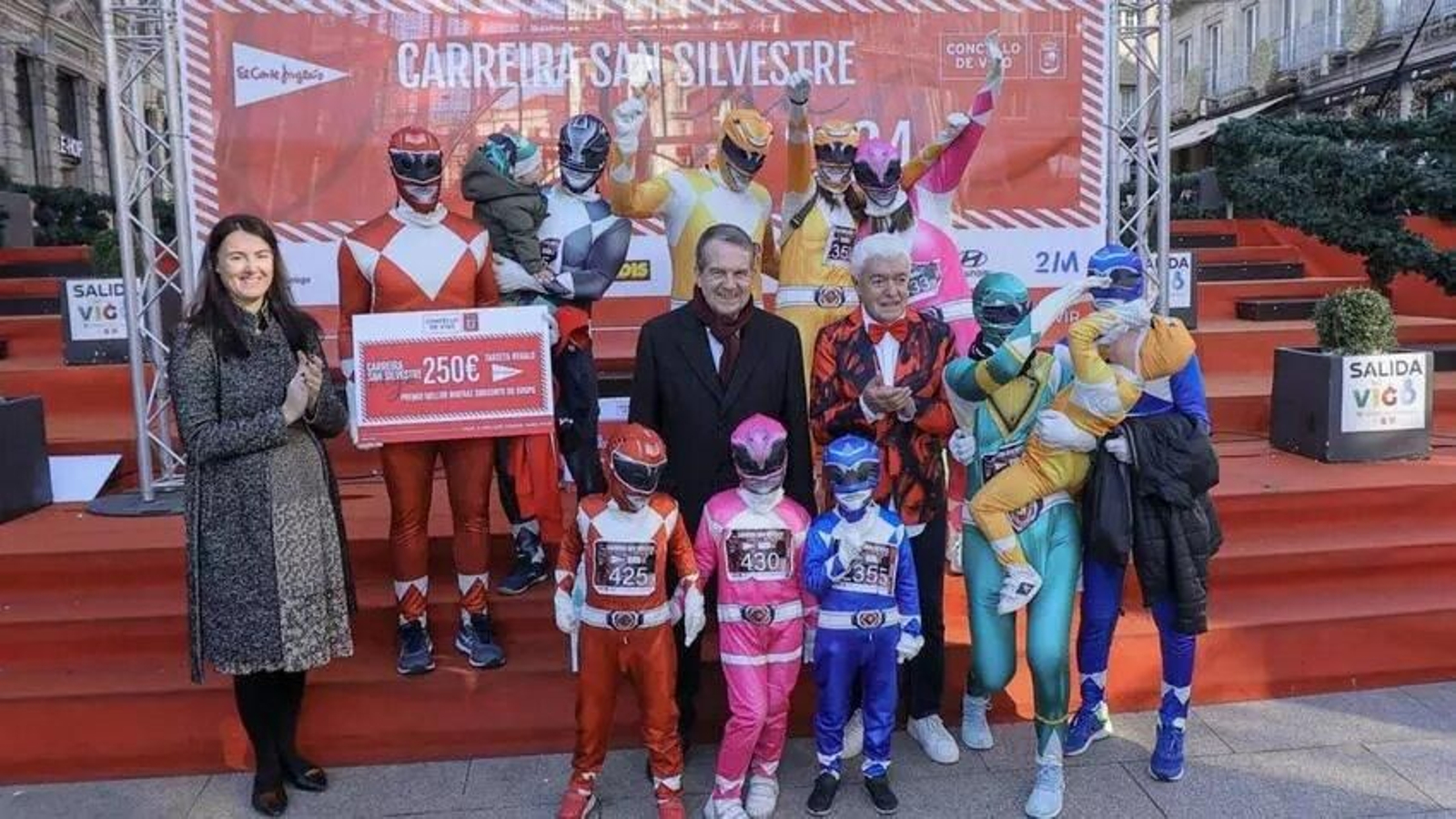 Galería | Vigo corre la San Silvestre 2024 entre multitud de disfraces